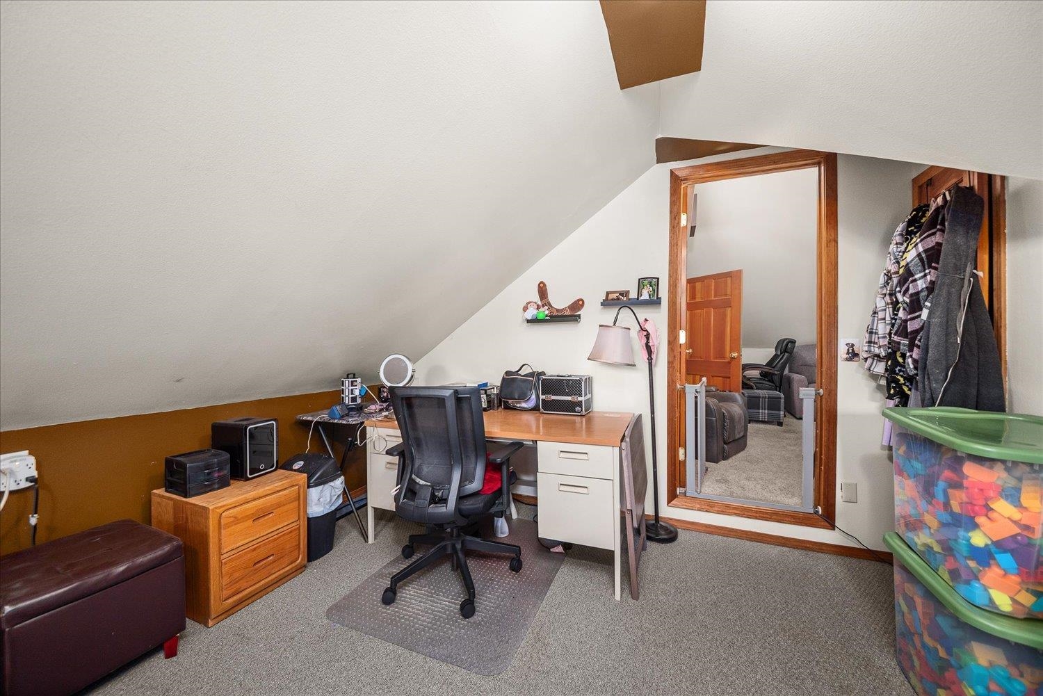 Metaline Falls, Washington, 99153, United States, 5 Bedrooms Bedrooms, ,3 BathroomsBathrooms,Residential,For Sale,1986087