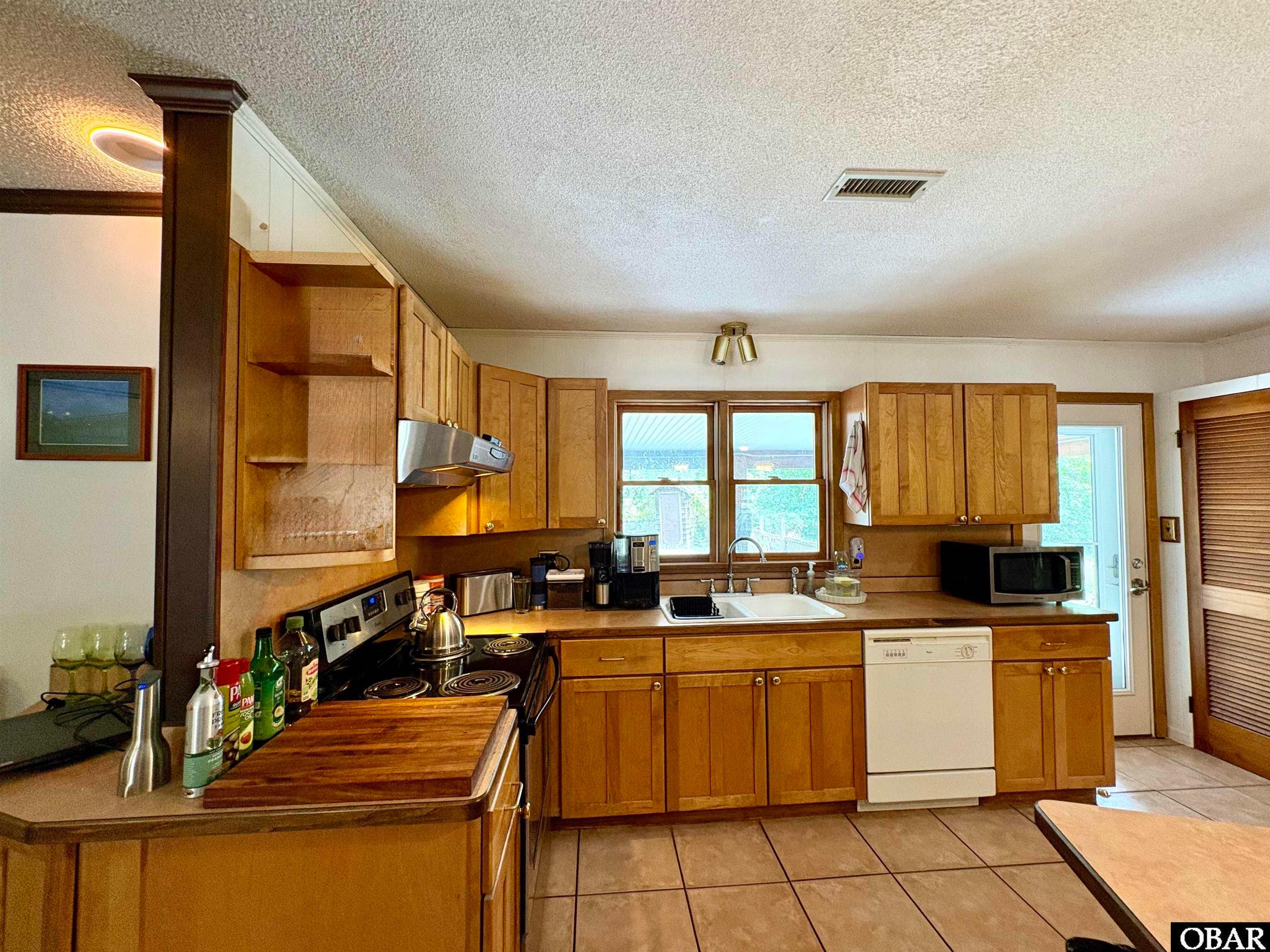 Kill Devil Hills, North Carolina, 27948-8406, United States, 3 Bedrooms Bedrooms, ,3 BathroomsBathrooms,Residential,For Sale,1959327