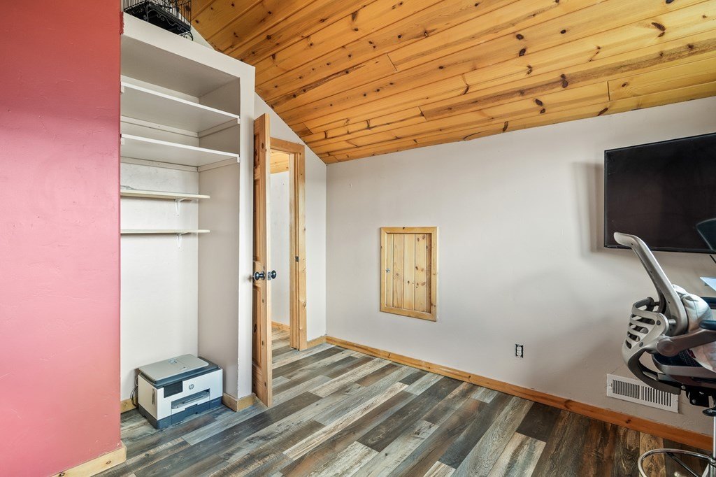 McCall, Idaho, 83638, United States, 3 Bedrooms Bedrooms, ,2 BathroomsBathrooms,Residential,For Sale,1976759