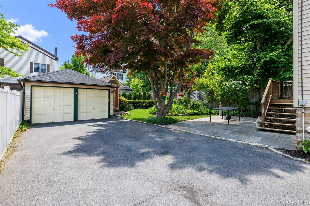 New Rochelle, New York, 10801, United States, 5 Bedrooms Bedrooms, ,4 BathroomsBathrooms,Residential,For Sale,2048483