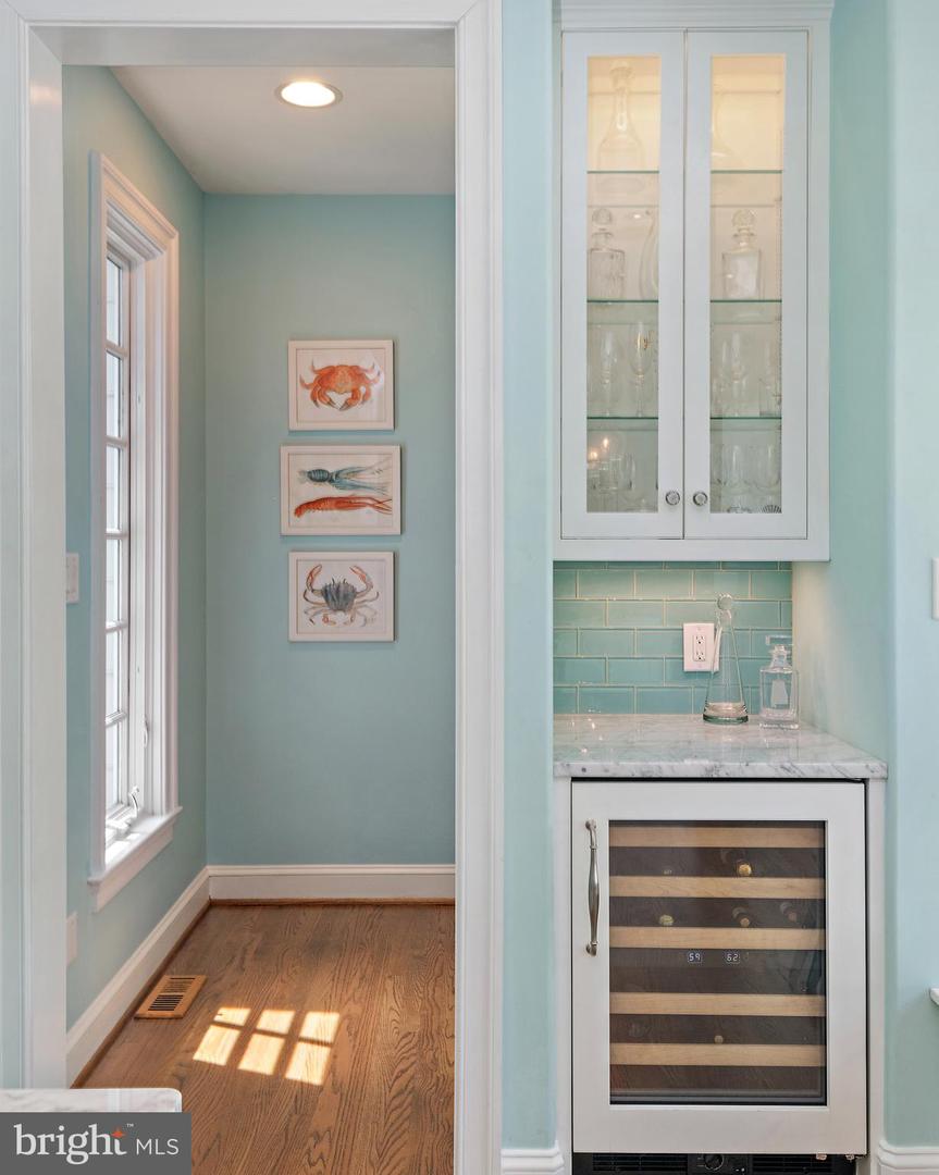 Annapolis, Maryland, 21403, United States, 4 Bedrooms Bedrooms, ,5 BathroomsBathrooms,Residential,For Sale,1927393