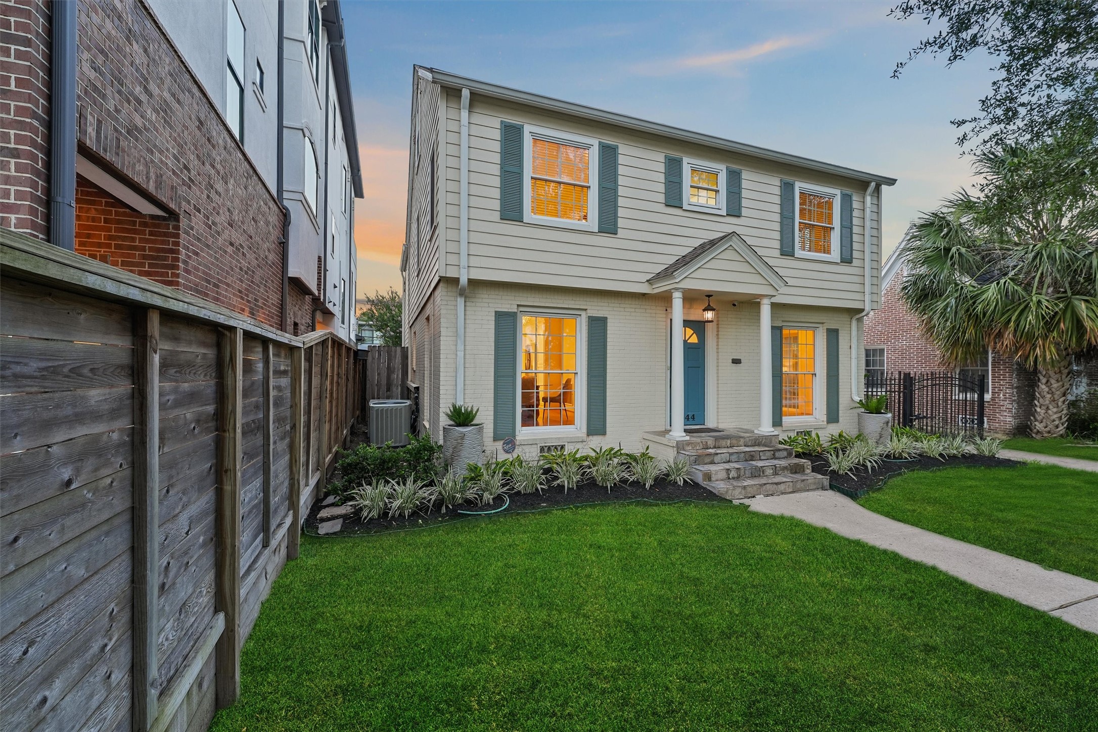 Houston, Texas, 77098, United States, 4 Bedrooms Bedrooms, ,3 BathroomsBathrooms,Residential,For Sale,1849848