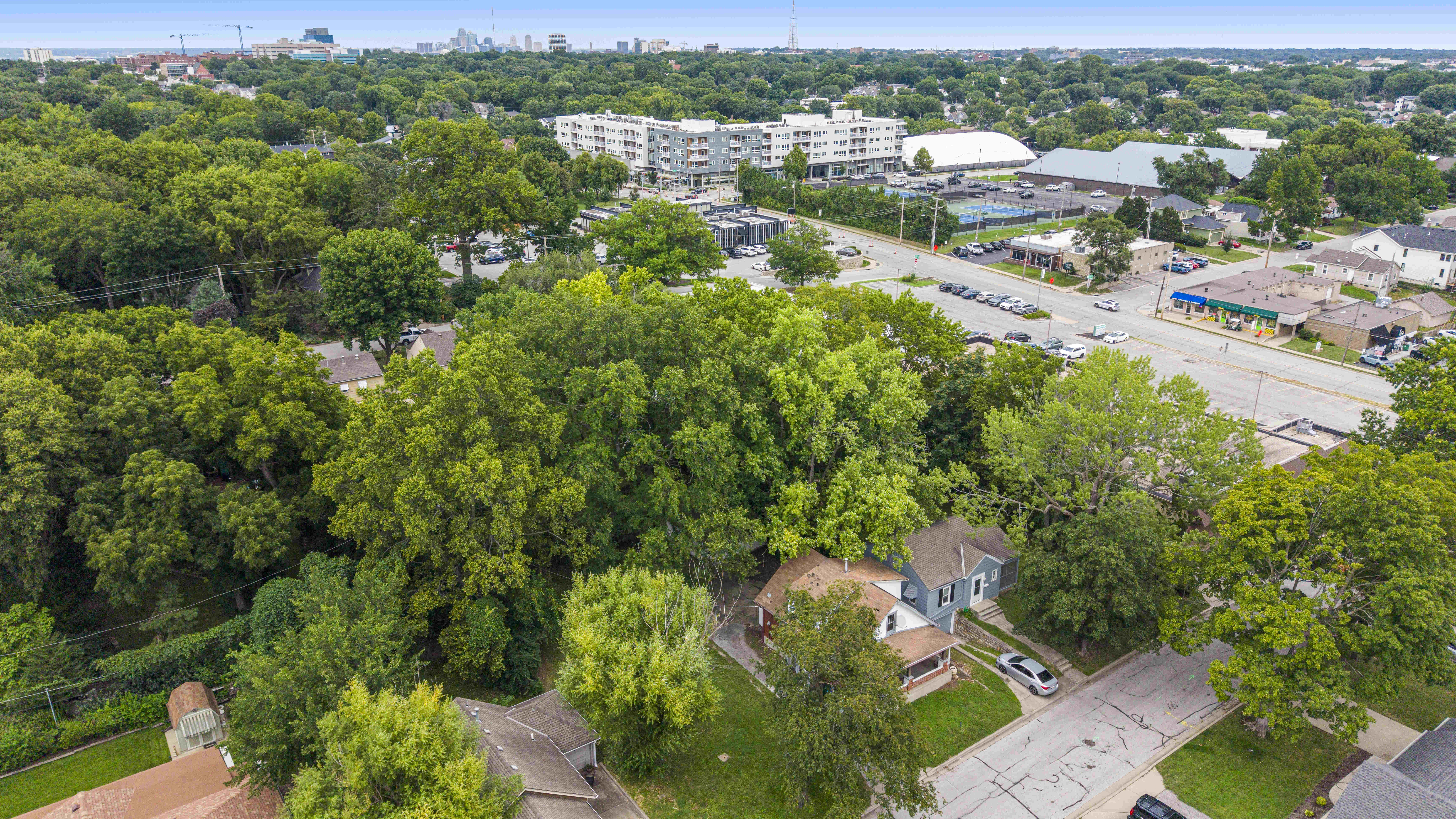  2330 West 48th Street, Westwood, KS 66205 - 物件實景