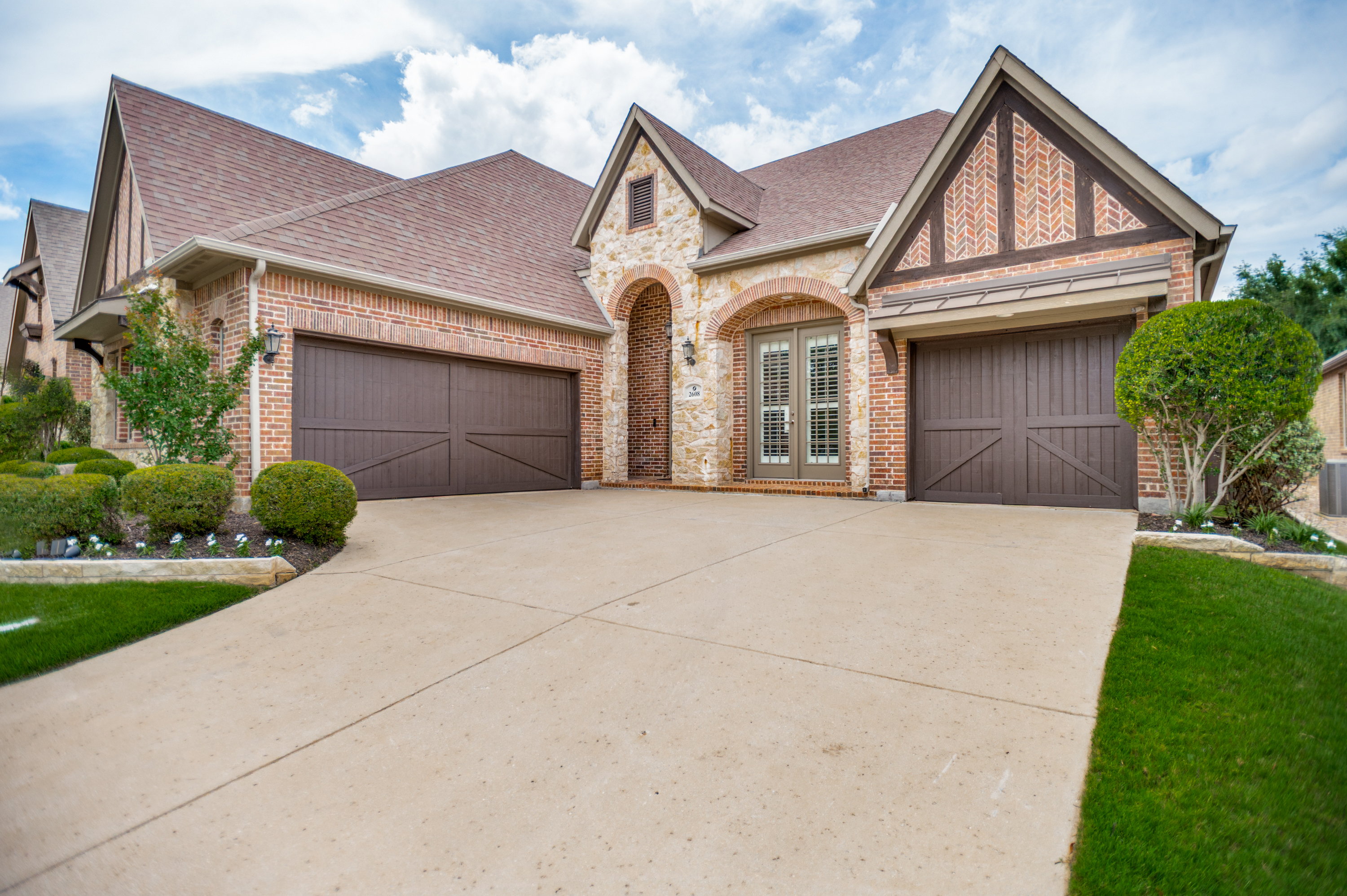  Beautiful One-Story Home is Refreshed and Move-in Ready - 物件實景