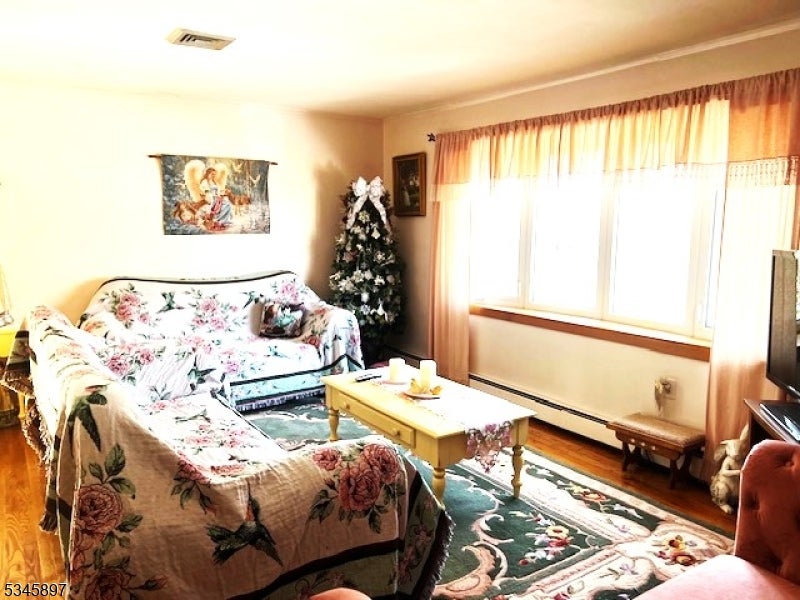 Hopatcong, New Jersey, 07821, United States, 3 Bedrooms Bedrooms, ,3 BathroomsBathrooms,Residential,For Sale,1812761