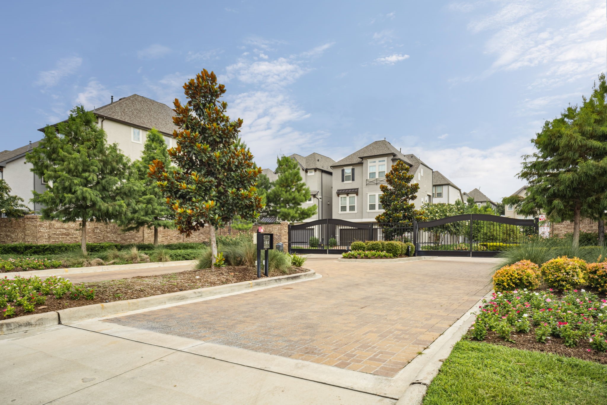 10612 Centre Glade Drive - 物件實景