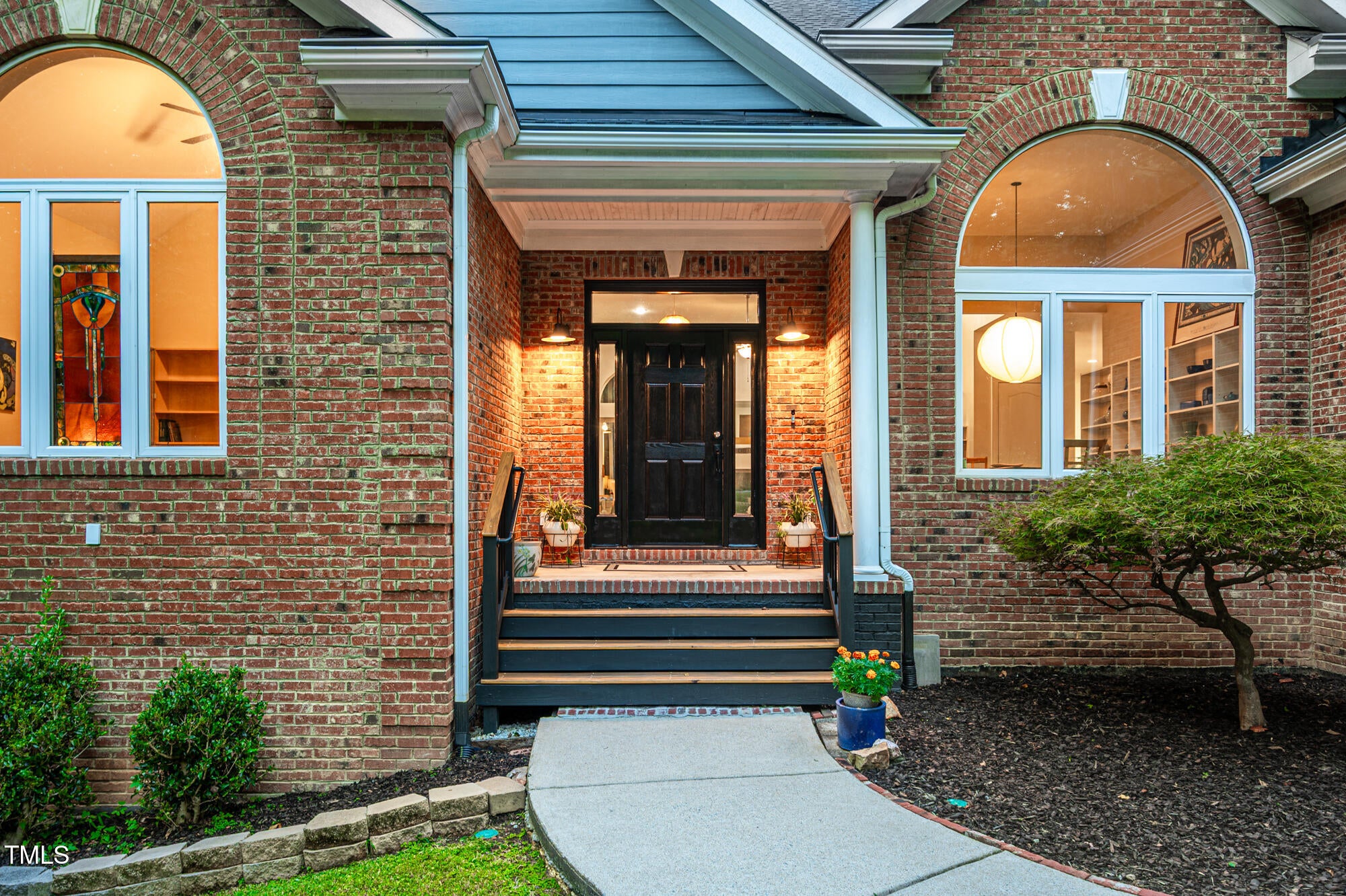 Hillsborough, North Carolina, 27278, United States, 3 Bedrooms Bedrooms, ,3 BathroomsBathrooms,Residential,For Sale,1949377