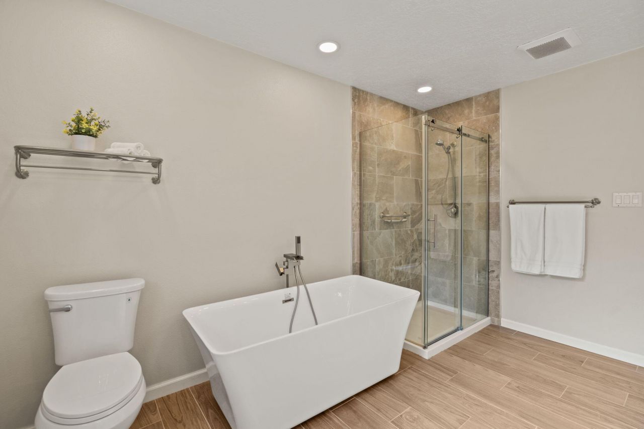 Albuquerque, New Mexico, 87111, United States, 4 Bedrooms Bedrooms, ,3 BathroomsBathrooms,Residential,For Sale,1985317