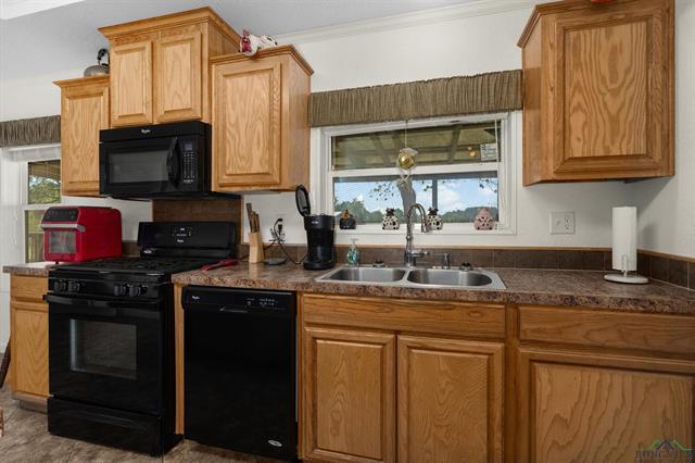 Henderson, Texas, 75652, United States, 3 Bedrooms Bedrooms, ,2 BathroomsBathrooms,Residential,For Sale,1958802