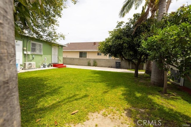 Huntington Park, California, 90255, United States, 4 Bedrooms Bedrooms, ,Residential,For Sale,1836286