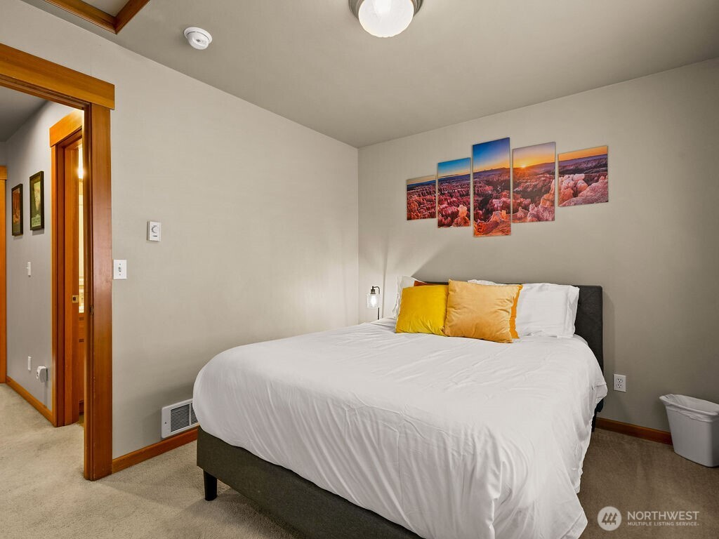 Seattle, Washington, 98144, United States, 2 Bedrooms Bedrooms, ,2 BathroomsBathrooms,Residential,For Sale,1987388