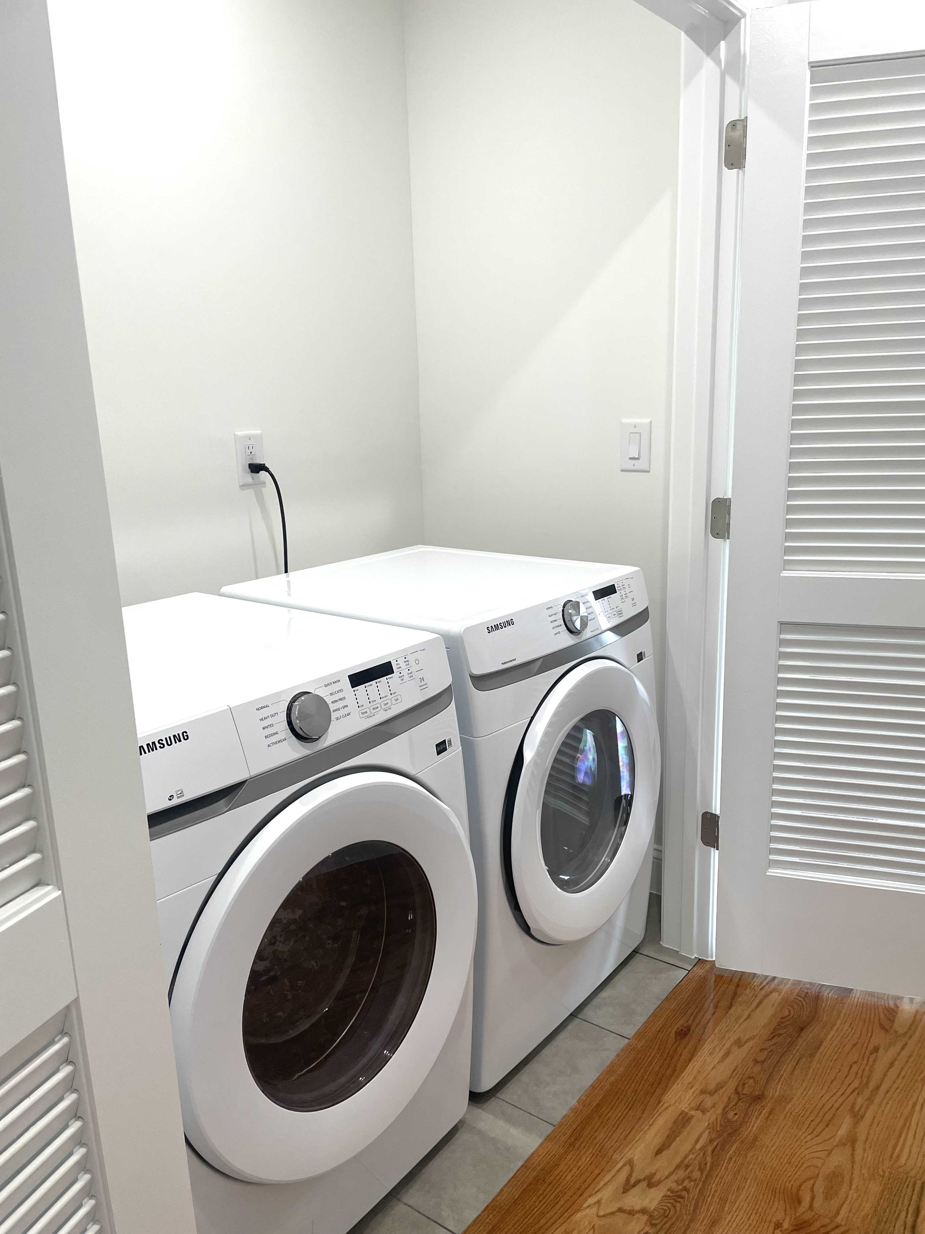 Secaucus, New Jersey, 07094, United States, 3 Bedrooms Bedrooms, ,4 BathroomsBathrooms,Residential,For Sale,1941296
