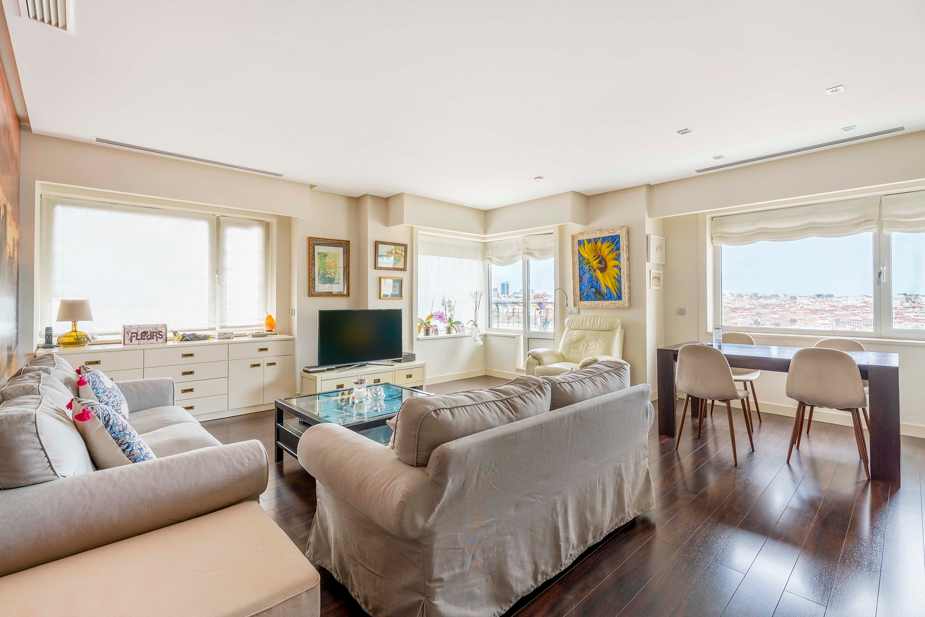  Exclusive Urban Refuge with Private Terrace in the Iconic Torre de Madrid - 物件實景