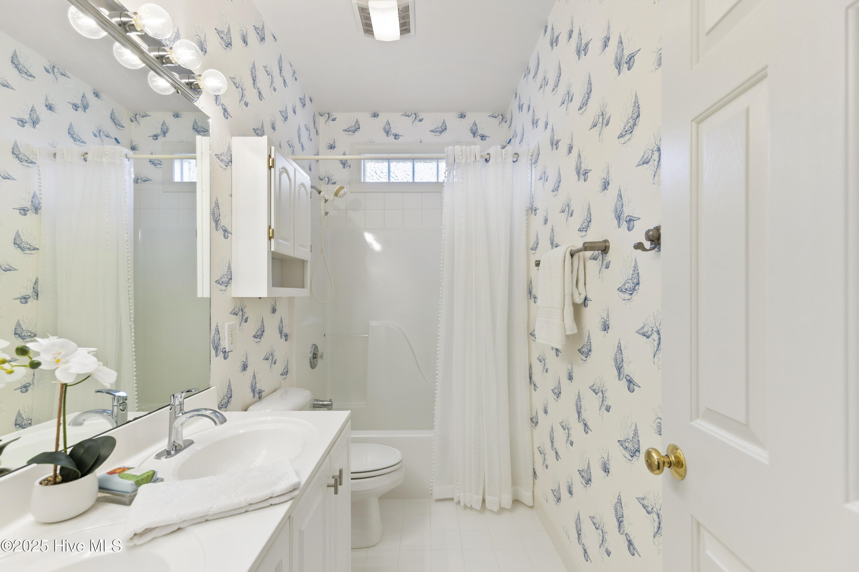 Wilmington, North Carolina, 28409, United States, 4 Bedrooms Bedrooms, ,4 BathroomsBathrooms,Residential,For Sale,1991062