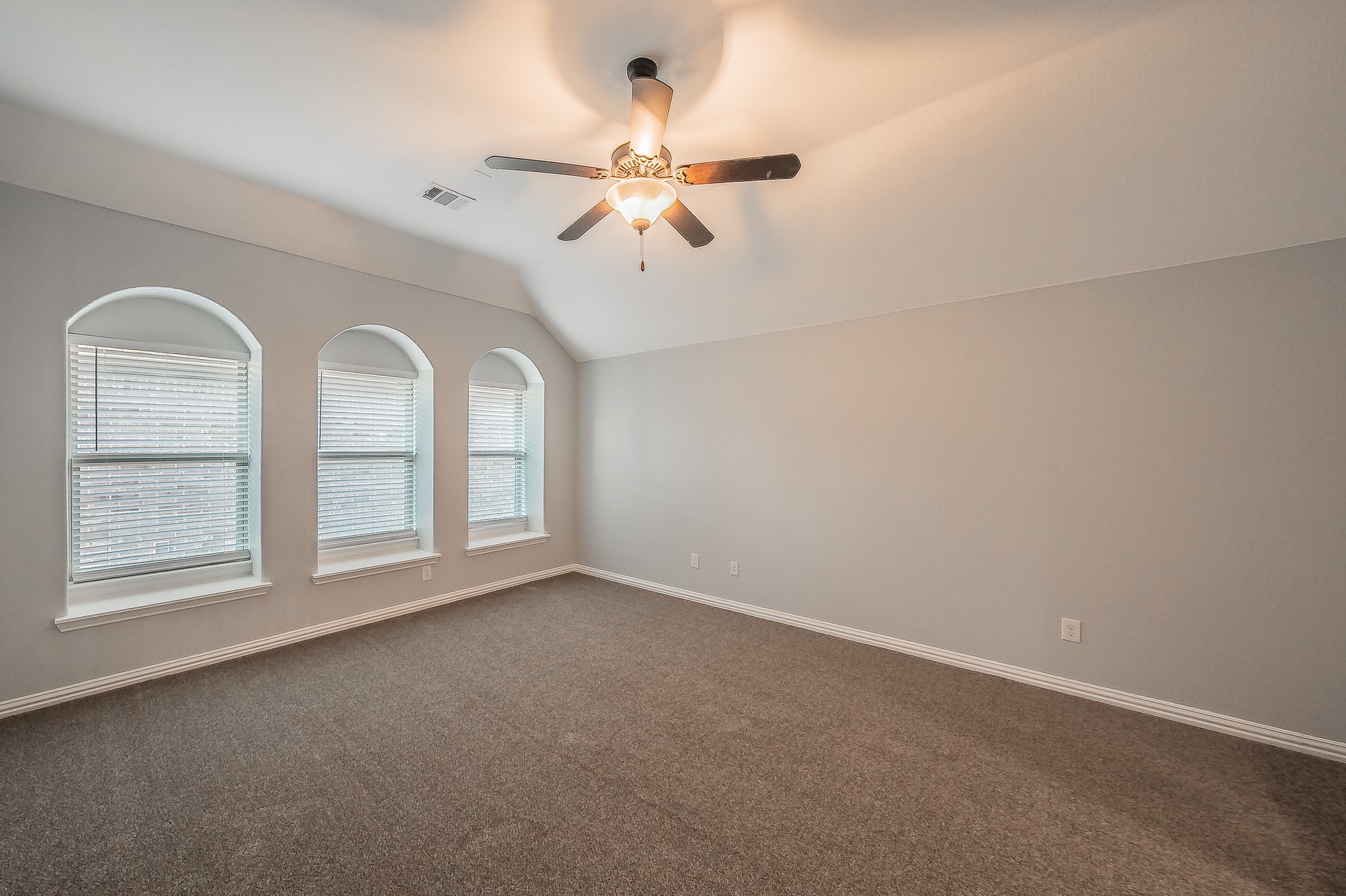 Trophy Club, Texas, 76262, United States, 4 Bedrooms Bedrooms, ,4 BathroomsBathrooms,Residential,For Sale,1977433