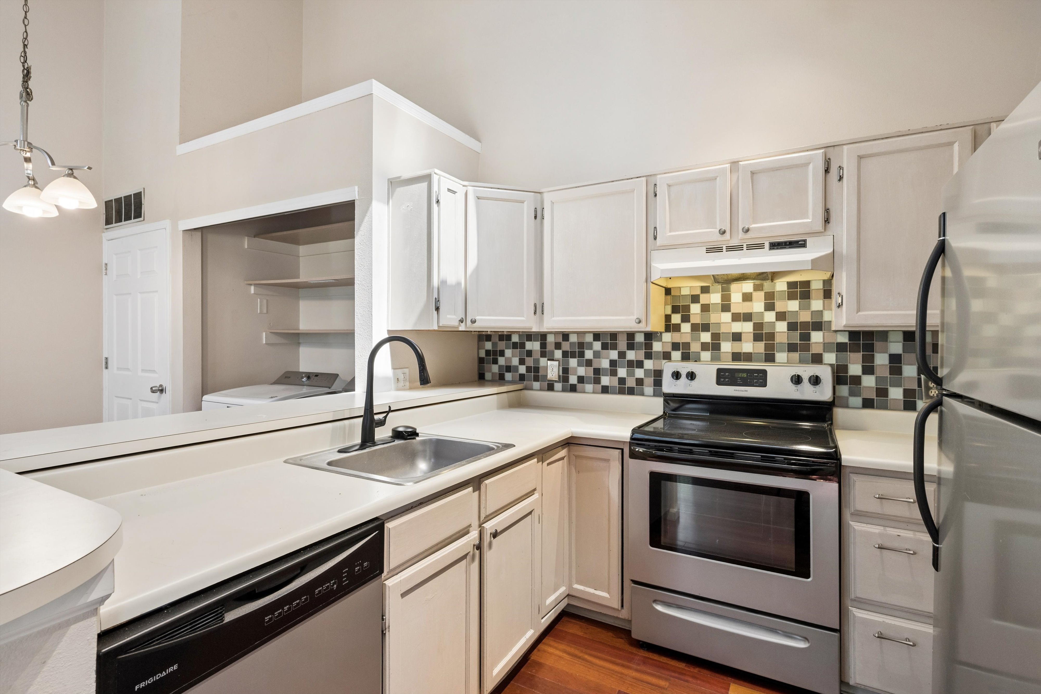  Cedar Bridge Townhome - 物件實景