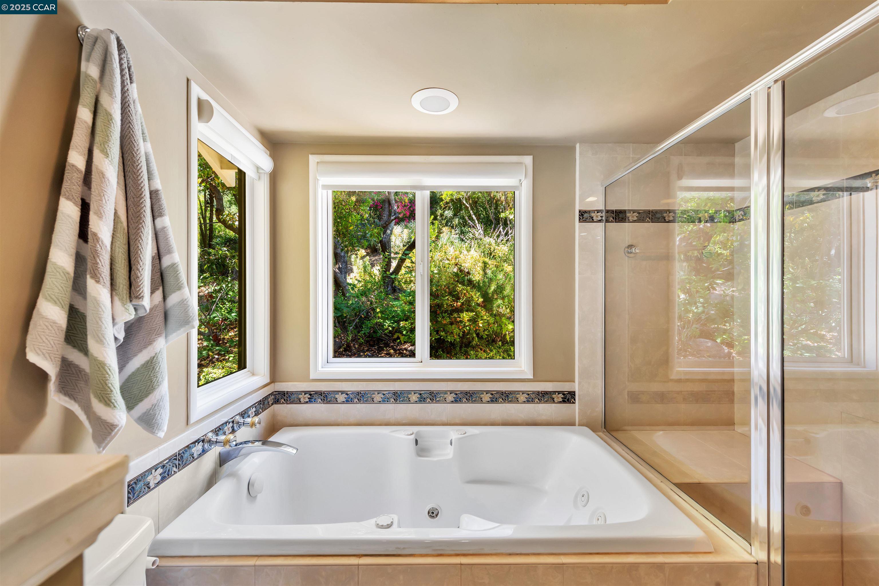 Orinda, California, 94563, United States, 4 Bedrooms Bedrooms, ,3 BathroomsBathrooms,Residential,For Sale,1885417