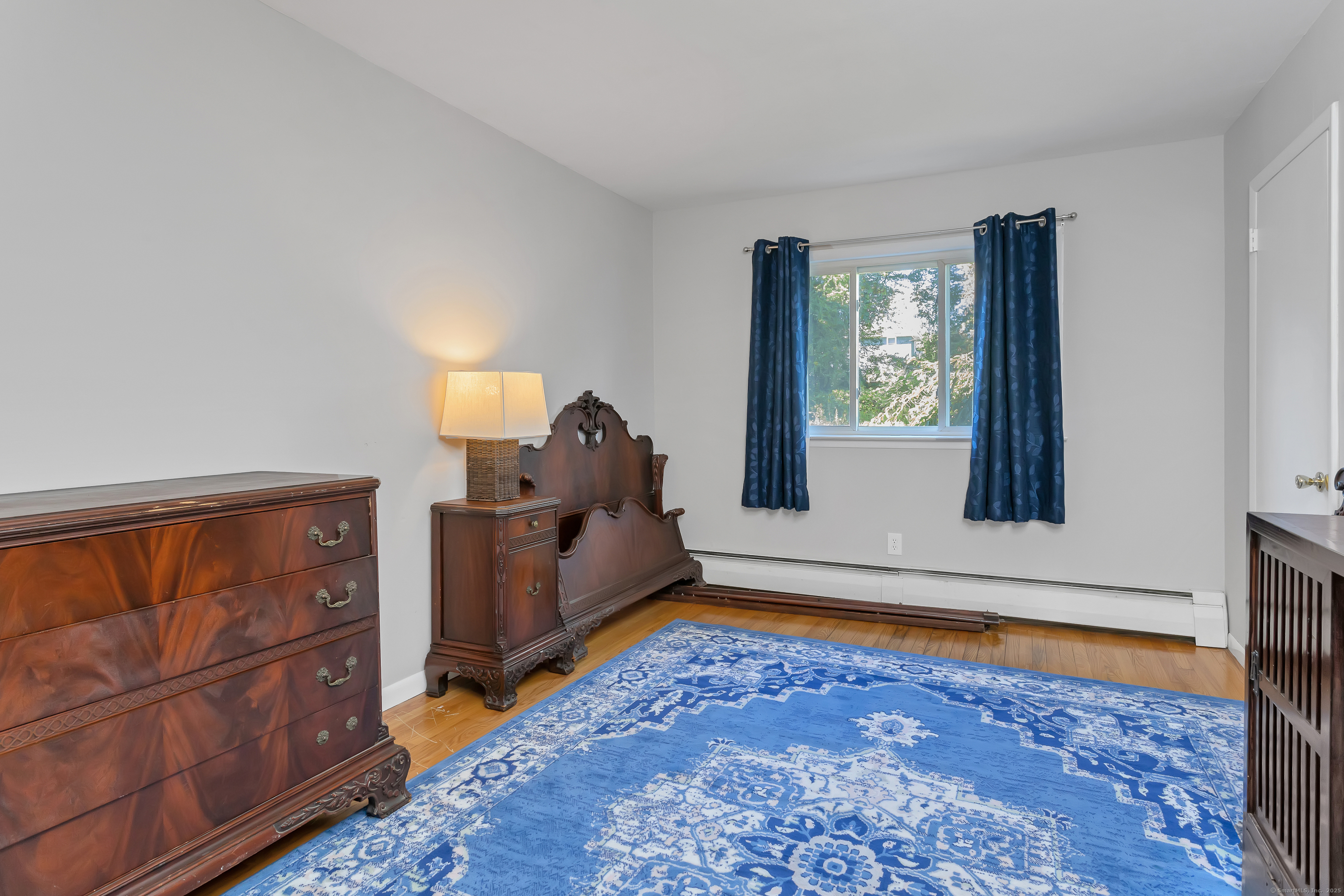 Brookfield, Connecticut, 06804, United States, 3 Bedrooms Bedrooms, ,2 BathroomsBathrooms,Residential,For Sale,1934306