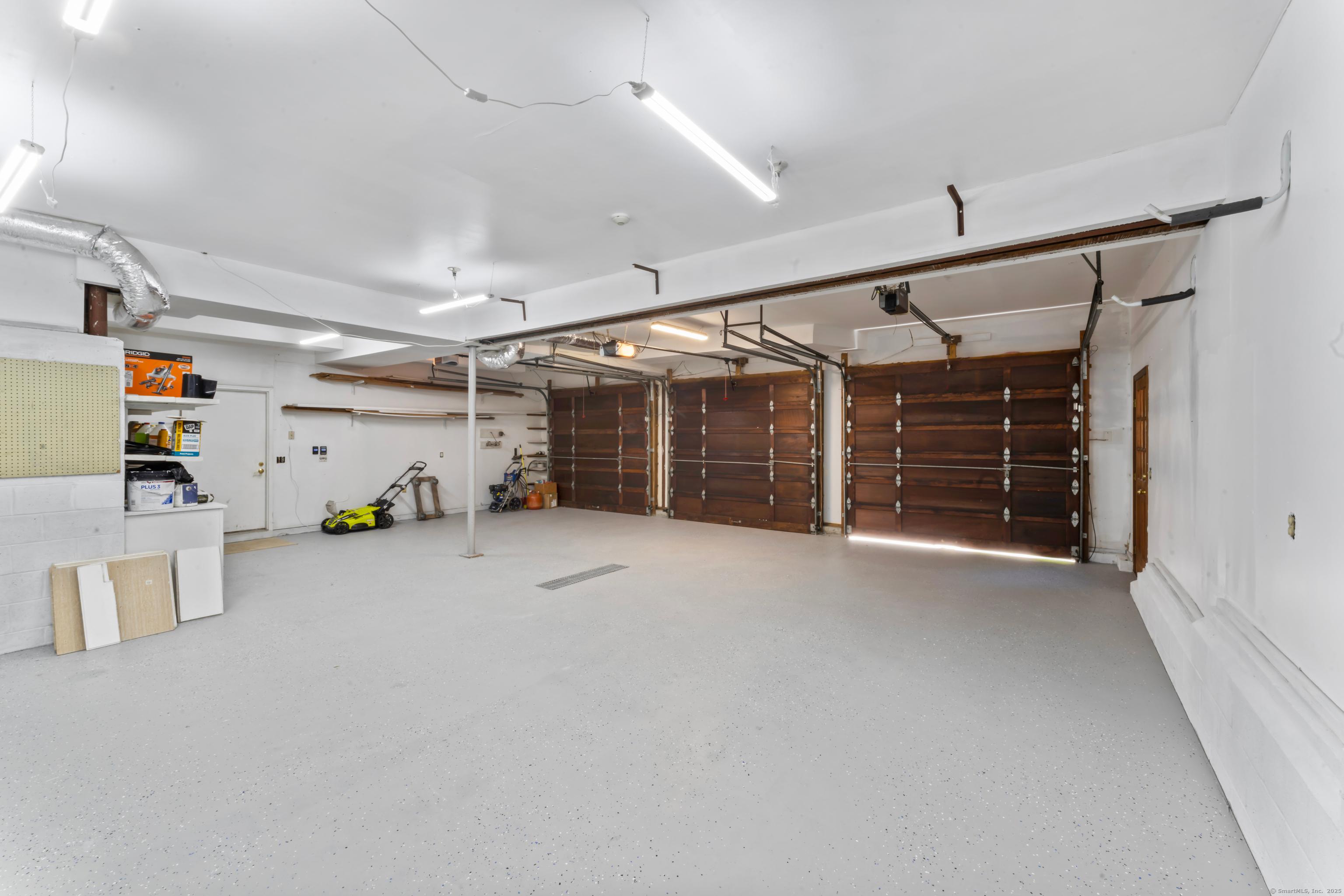 Stamford, Connecticut, 06903, United States, 4 Bedrooms Bedrooms, ,4 BathroomsBathrooms,Residential,For Sale,1987323