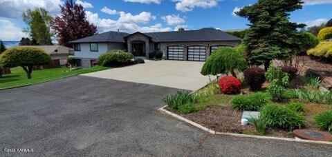 604 N 53rd Ave, Yakima, Washington, 98908, United States, 4 Bedrooms Bedrooms, ,3 BathroomsBathrooms,Residential,For Sale,604 N 53rd Ave,1555408