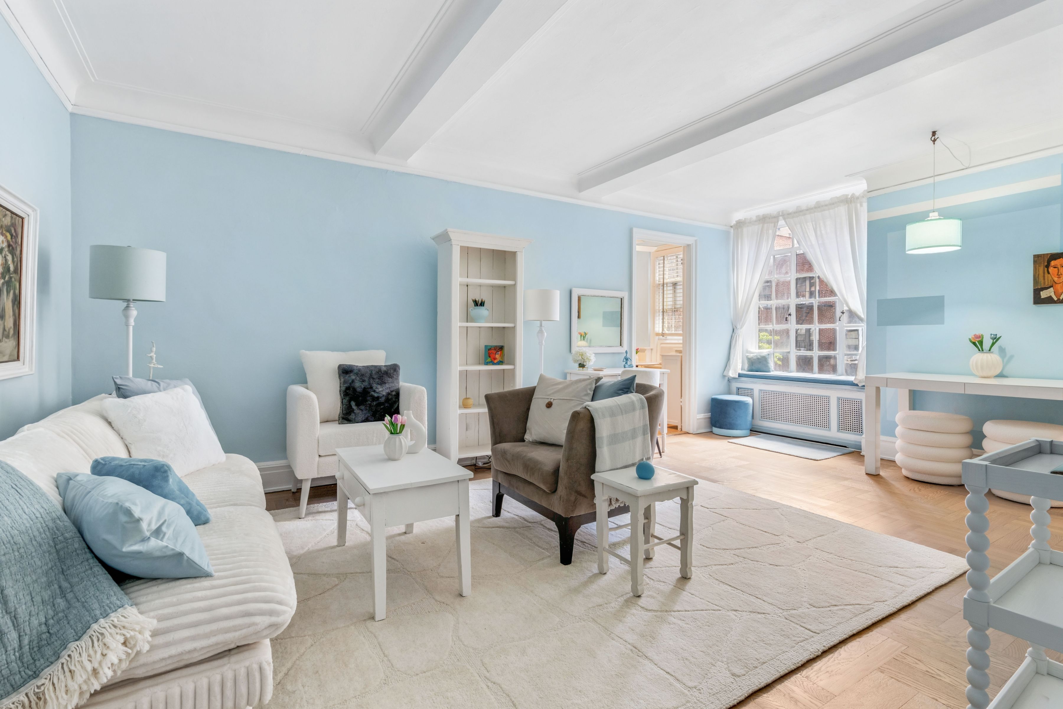  Sophisticated Sun-Filled Pre-War One Bedroom - 物件實景