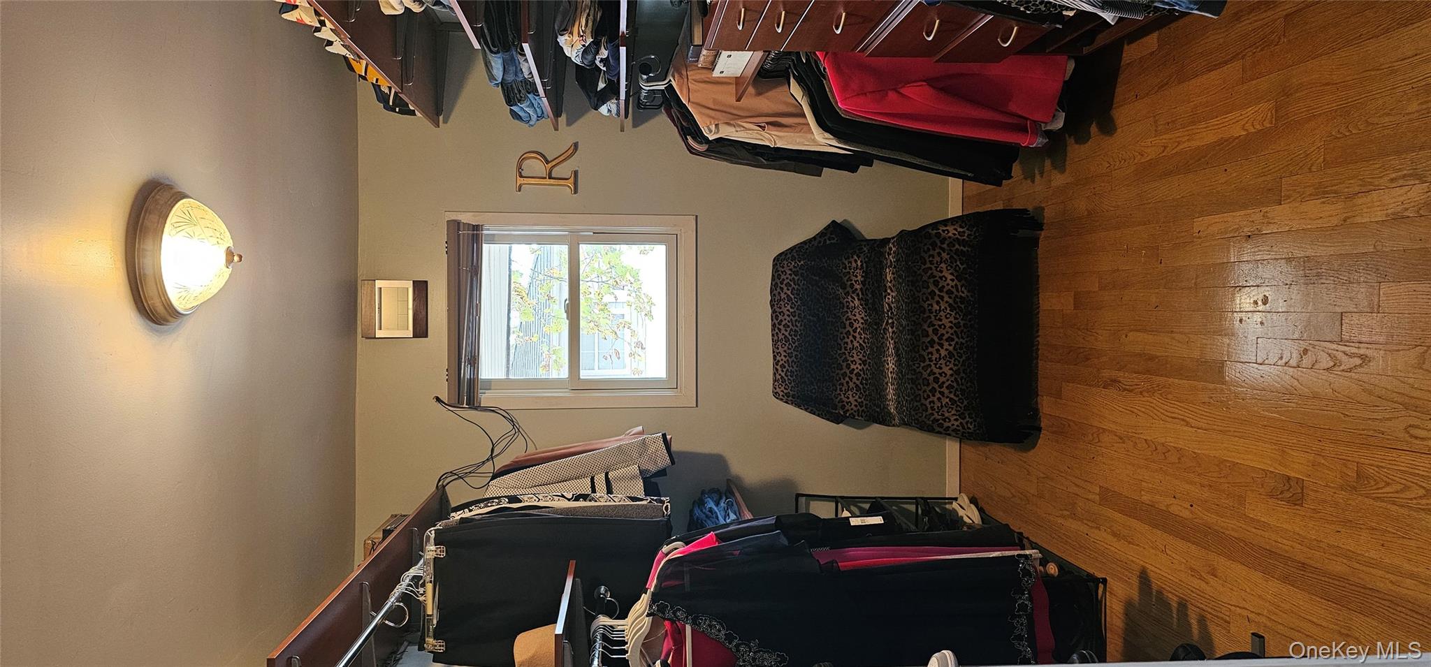 Commack, New York, 11725, United States, 3 Bedrooms Bedrooms, ,2 BathroomsBathrooms,Residential,For Sale,1988061