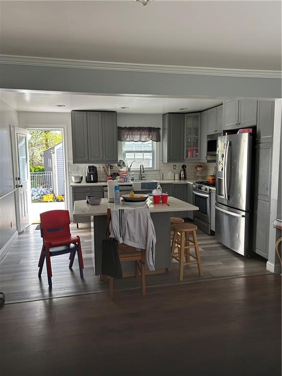 Huntington Station, New York, 11746, United States, 5 Bedrooms Bedrooms, ,2 BathroomsBathrooms,Residential,For Sale,1980948