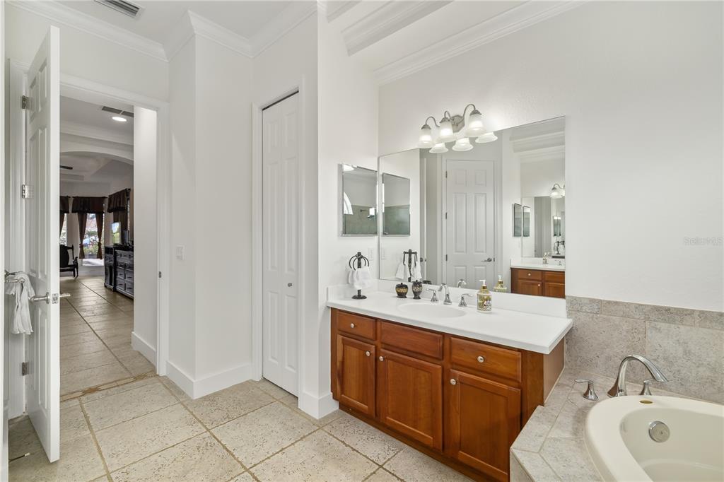 Bradenton, Florida, 34212, United States, 4 Bedrooms Bedrooms, ,4 BathroomsBathrooms,Residential,For Sale,1721021