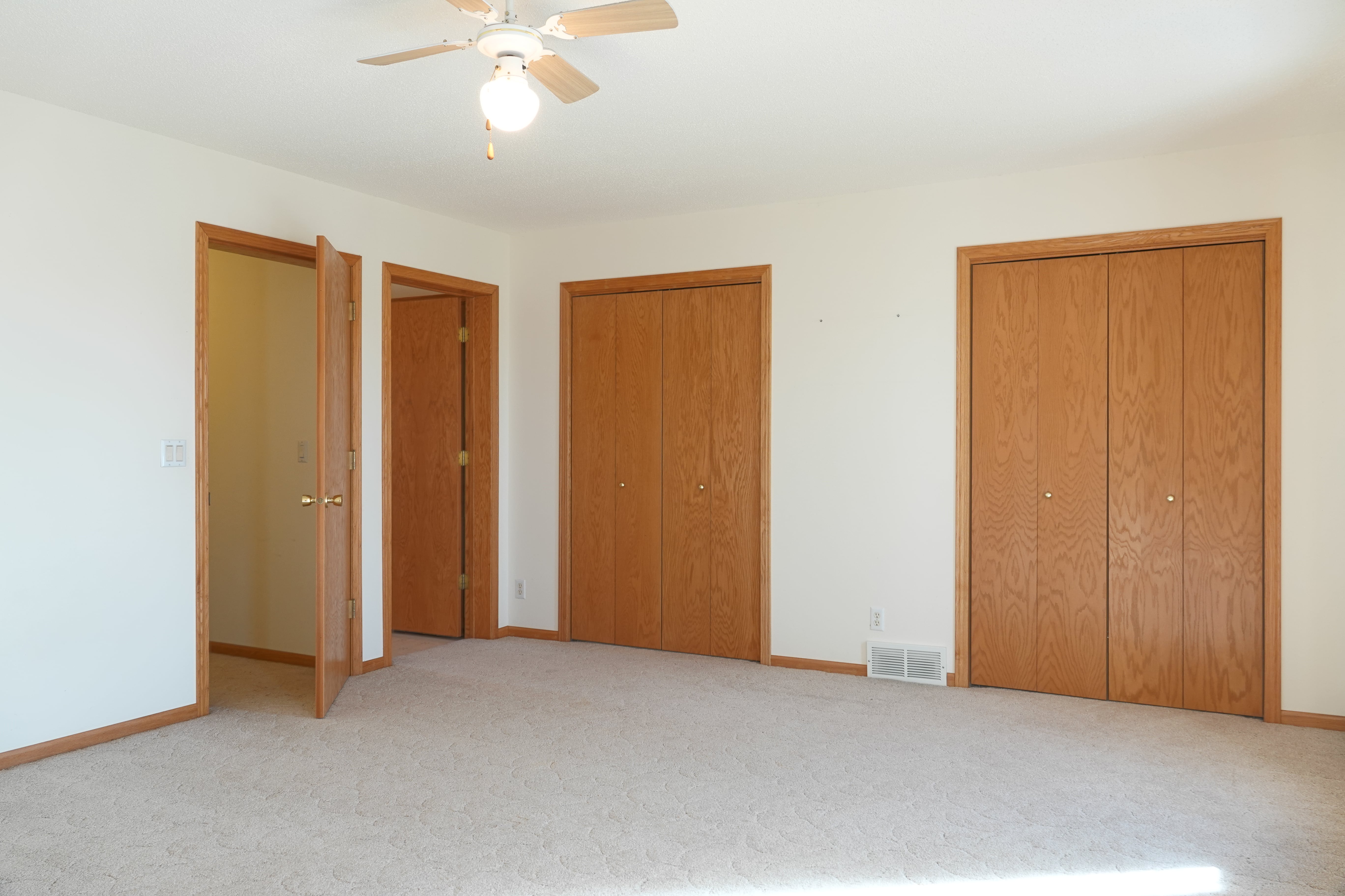 Abbotsford, Wisconsin, 54405, United States, 4 Bedrooms Bedrooms, ,4 BathroomsBathrooms,Residential,For Sale,1977625