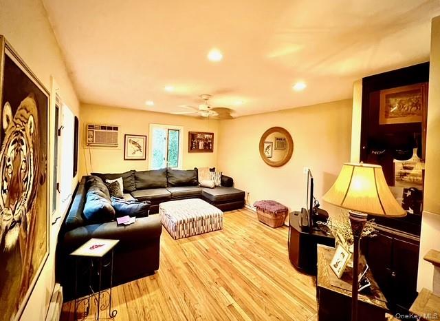 Selden, New York, 11784, United States, 3 Bedrooms Bedrooms, ,1 BathroomBathrooms,Residential,For Sale,1971333