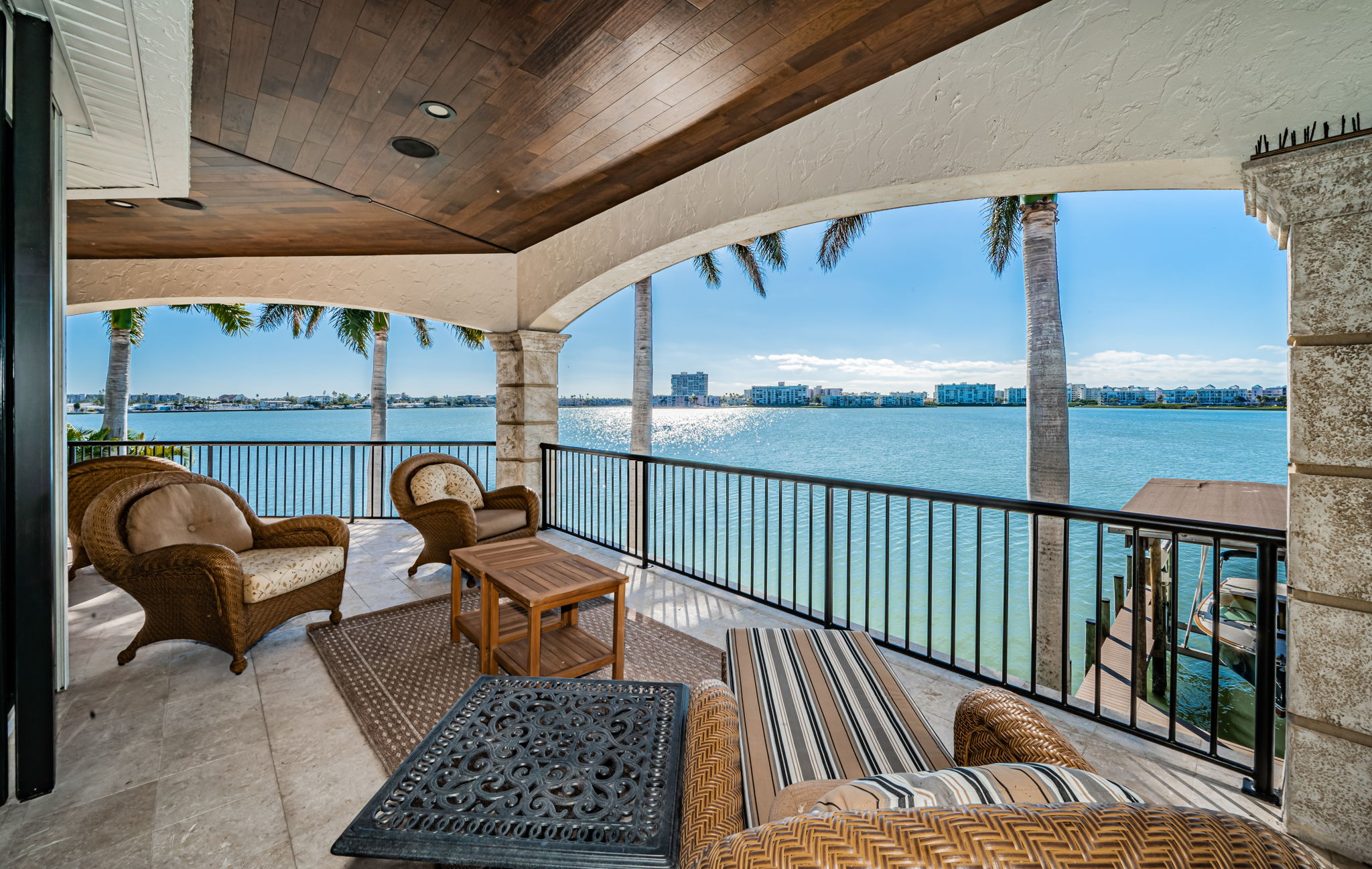 St Petersburg, Florida, 33707, United States, 5 Bedrooms Bedrooms, ,5 BathroomsBathrooms,Residential,For Sale,2007772