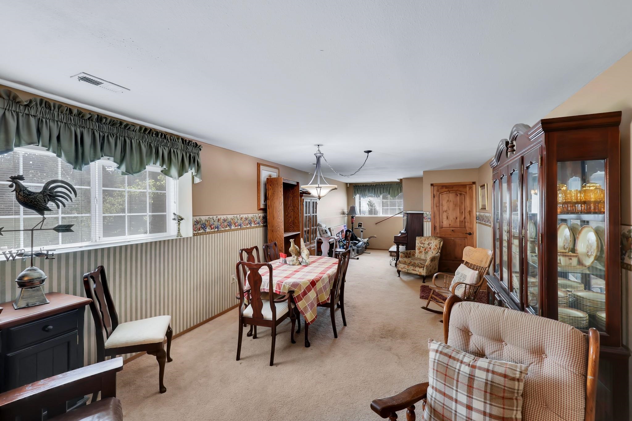 Medical Lake, Washington, 99022, United States, 5 Bedrooms Bedrooms, ,3 BathroomsBathrooms,Residential,For Sale,1901495