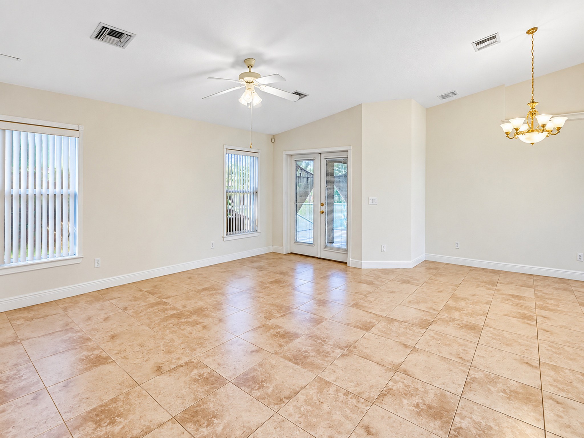  446 NE Vanda Terrado, Jensen Beach, FL, 34957 - 物件實景