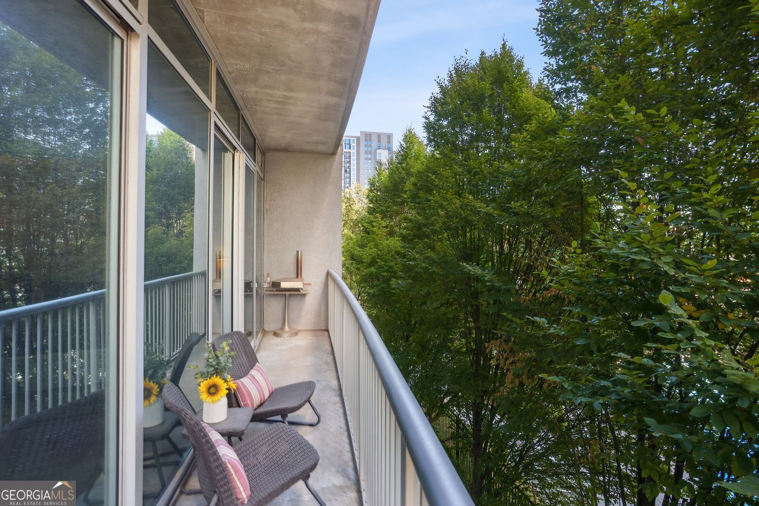 Atlanta, Georgia, 30309, United States, 2 Bedrooms Bedrooms, ,2 BathroomsBathrooms,Residential,For Sale,1964227