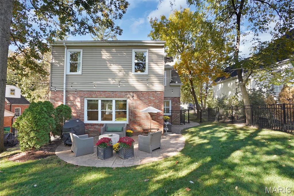 Warson Woods, Missouri, 63122, United States, 4 Bedrooms Bedrooms, ,3 BathroomsBathrooms,Residential,For Sale,1987966