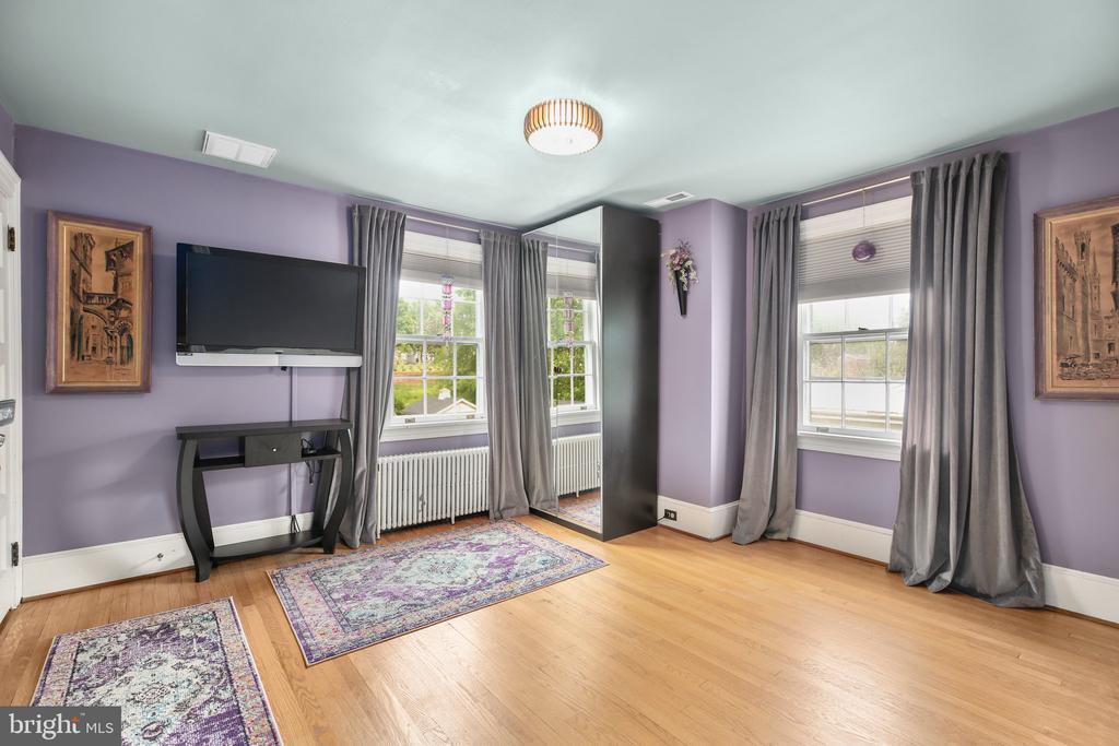 Fredericksburg, Virginia, 22401, United States, 4 Bedrooms Bedrooms, ,2 BathroomsBathrooms,Residential,For Sale,1826966