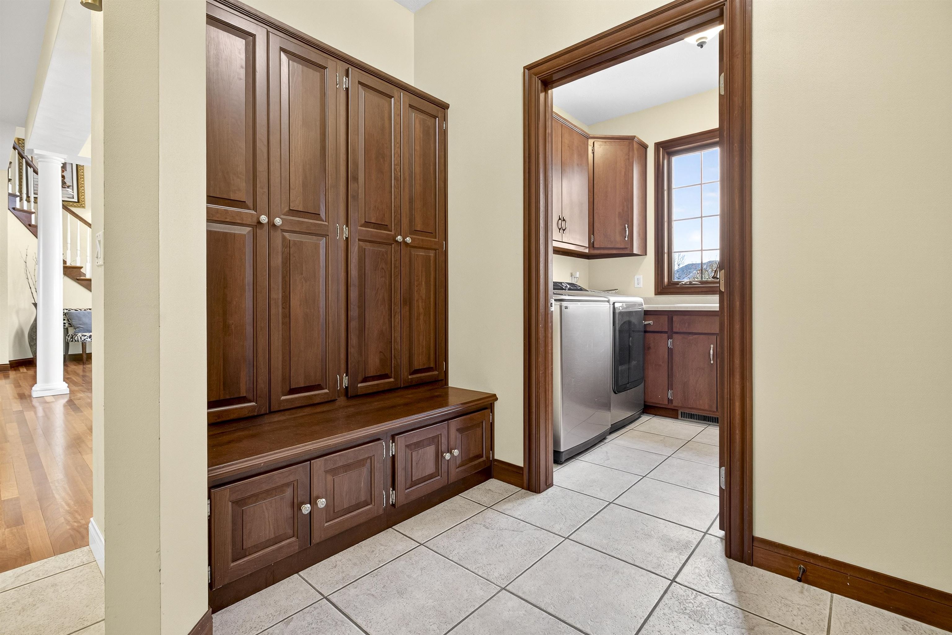 NEENAH, Wisconsin, 54956, United States, 5 Bedrooms Bedrooms, ,6 BathroomsBathrooms,Residential,For Sale,1992991