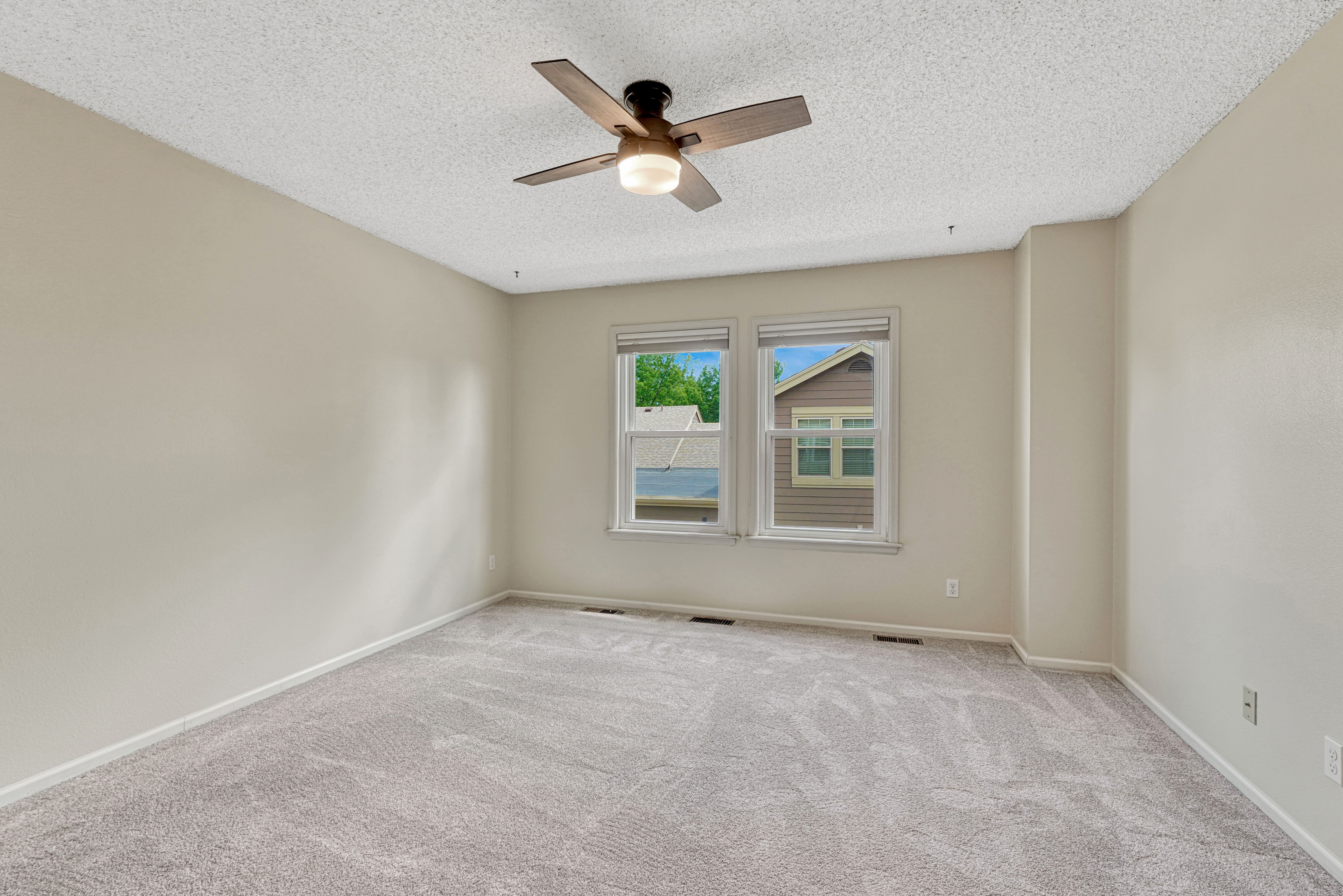  Rockrimmon Townhome with Trail Access & Private Patio - 物件實景