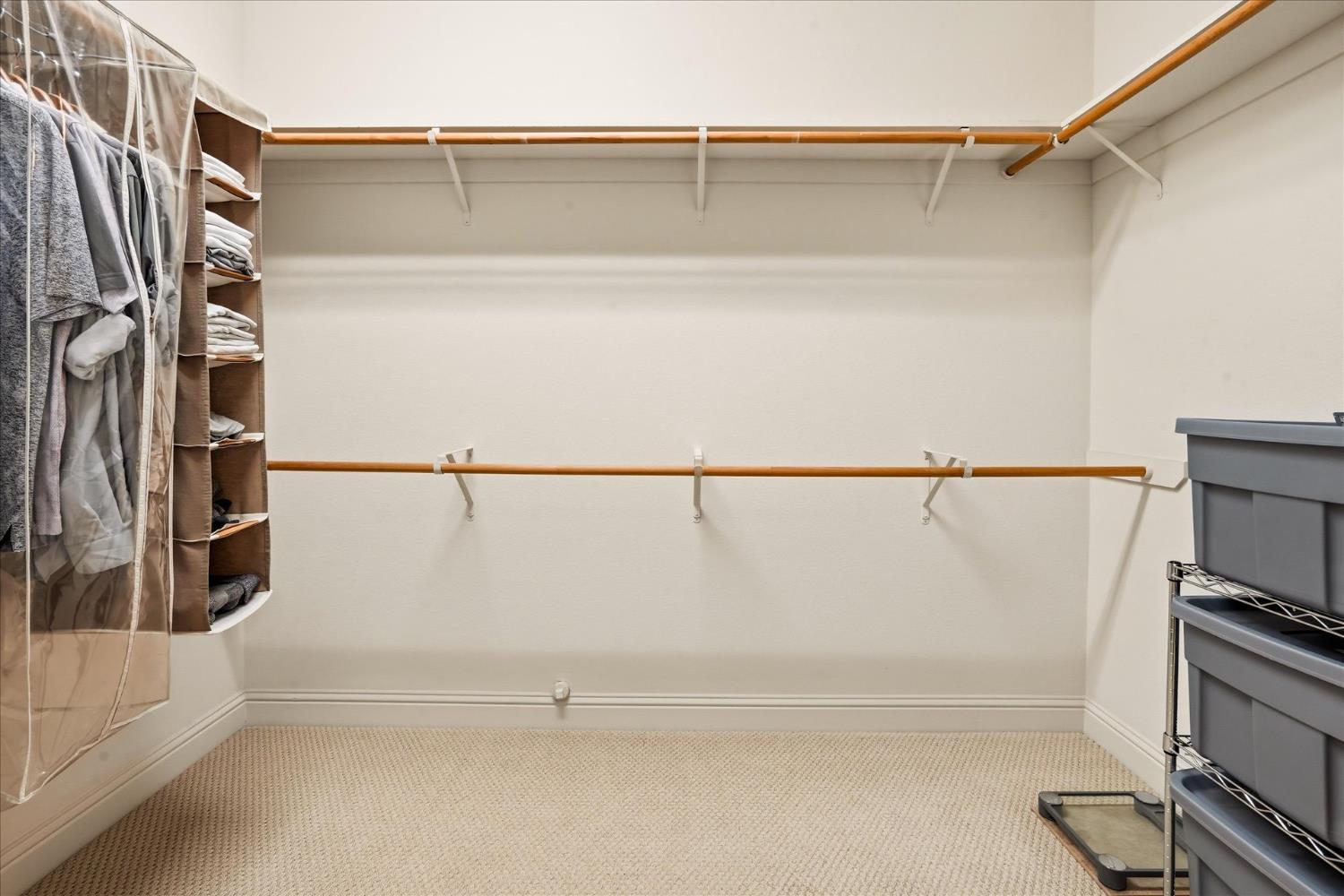 Clovis, California, 93619, United States, 3 Bedrooms Bedrooms, ,2 BathroomsBathrooms,Residential,For Sale,2005966