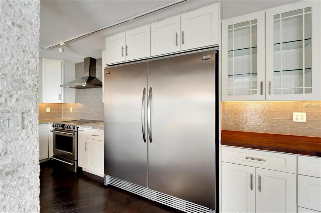 Tampa, Florida, 33629, United States, 2 Bedrooms Bedrooms, ,2 BathroomsBathrooms,Residential,For Sale,1993364