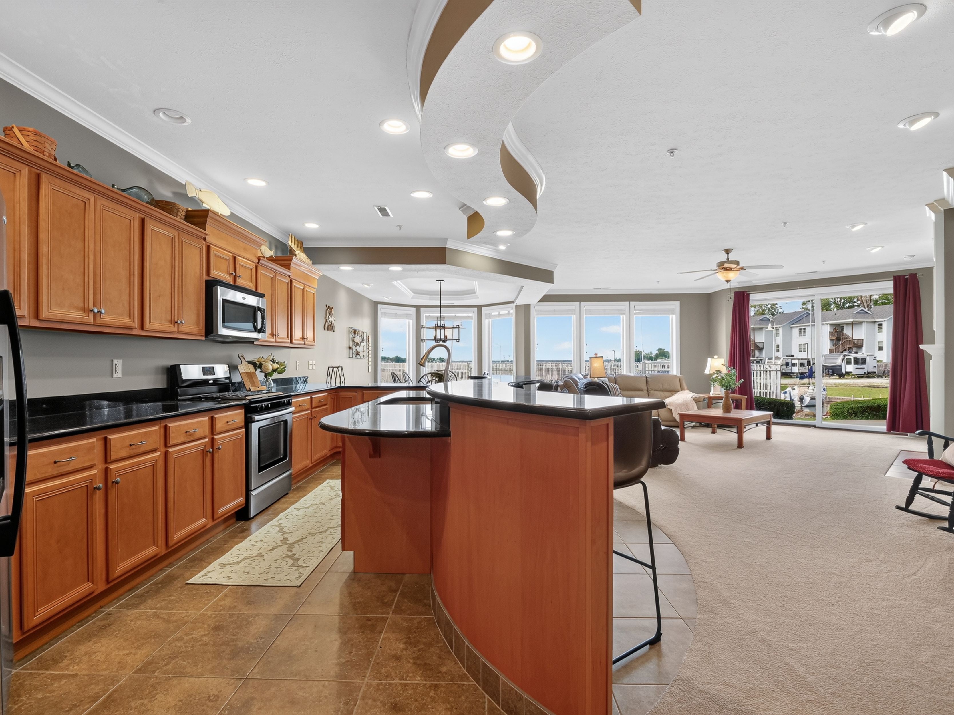  Ground Floor Condo with Sunset Lake Views - 物件實景