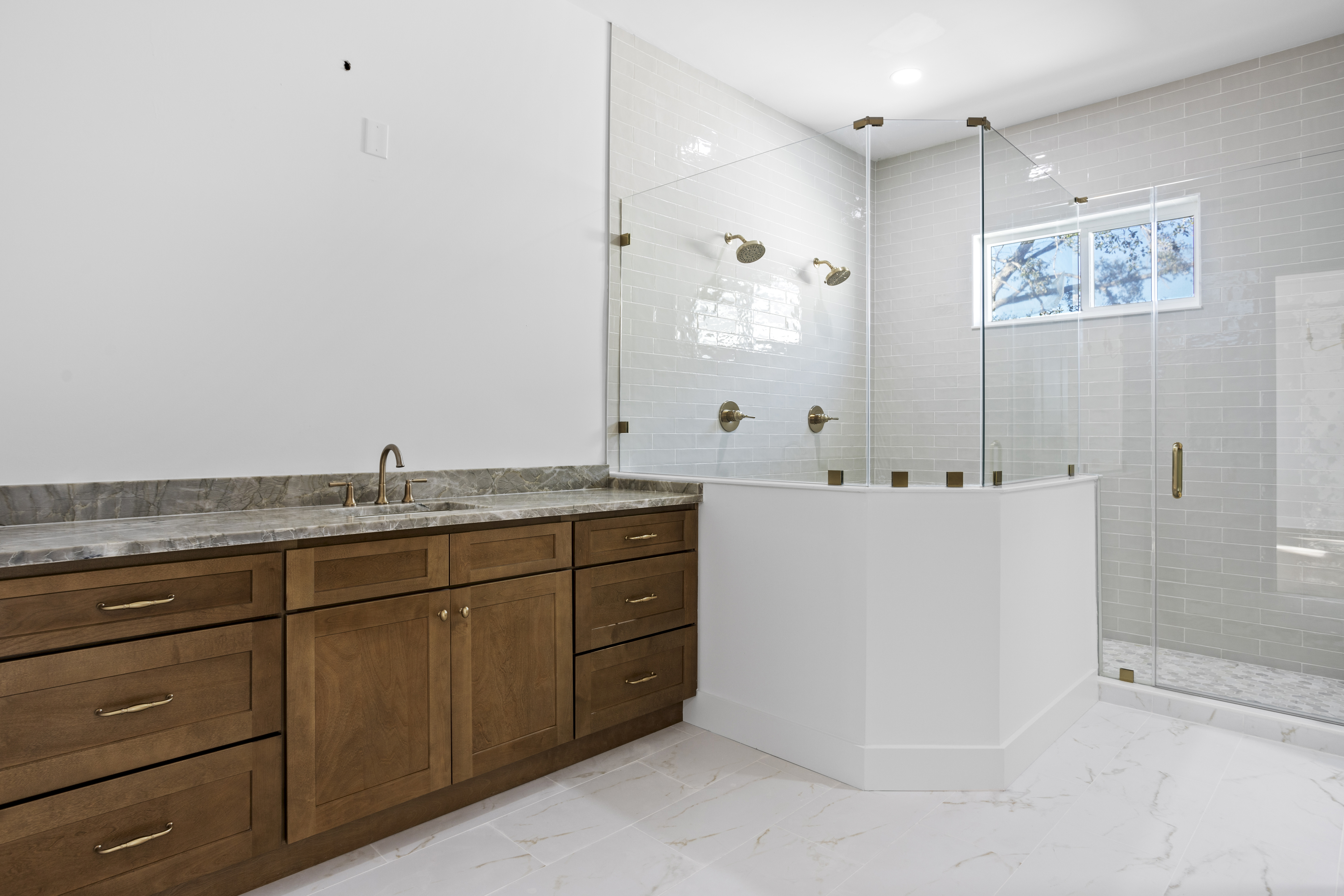 Tampa, Florida, 33611, United States, 4 Bedrooms Bedrooms, ,3 BathroomsBathrooms,Residential,For Sale,1977449