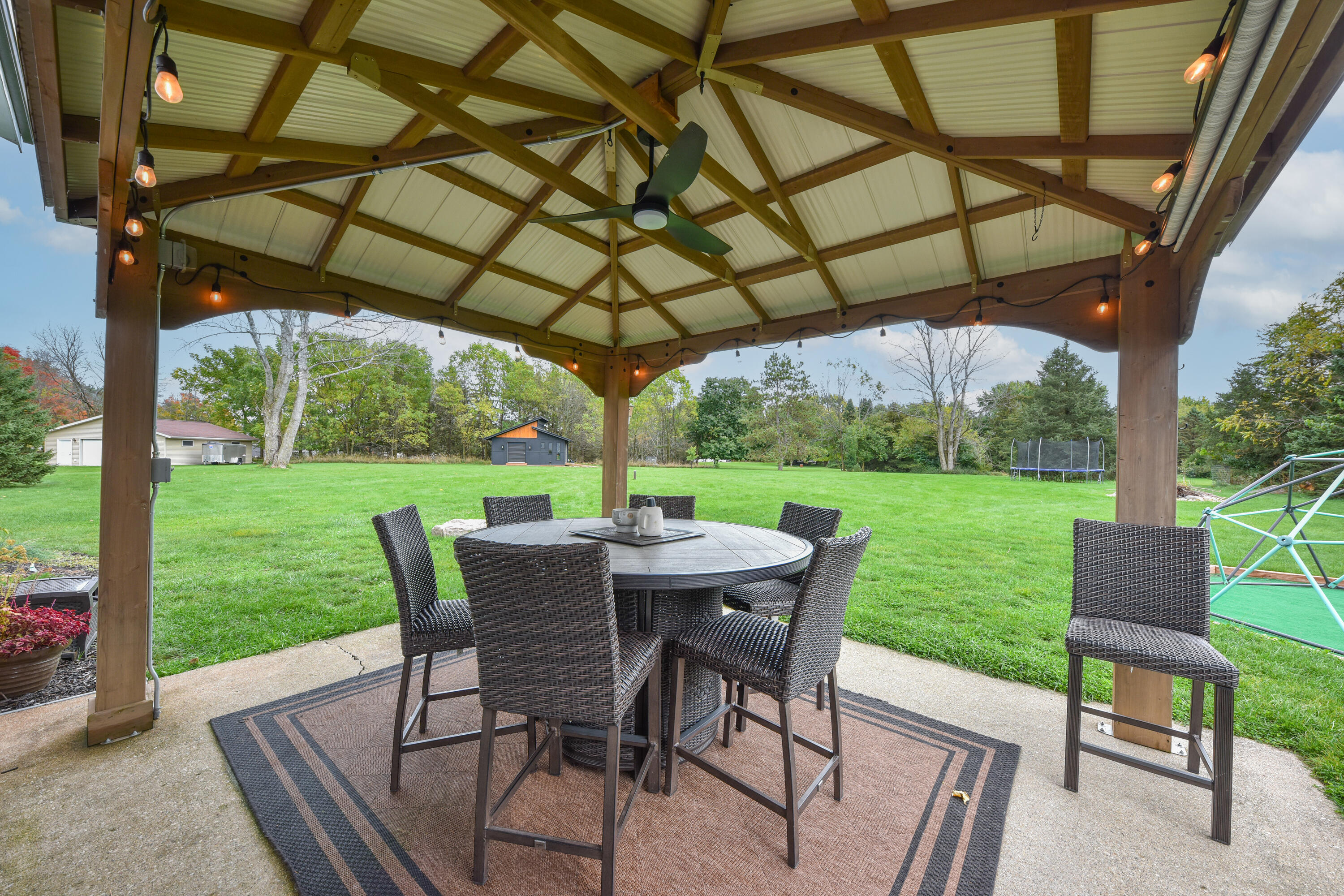 Merton, Wisconsin, 53066, United States, 4 Bedrooms Bedrooms, ,3 BathroomsBathrooms,Residential,For Sale,1987877