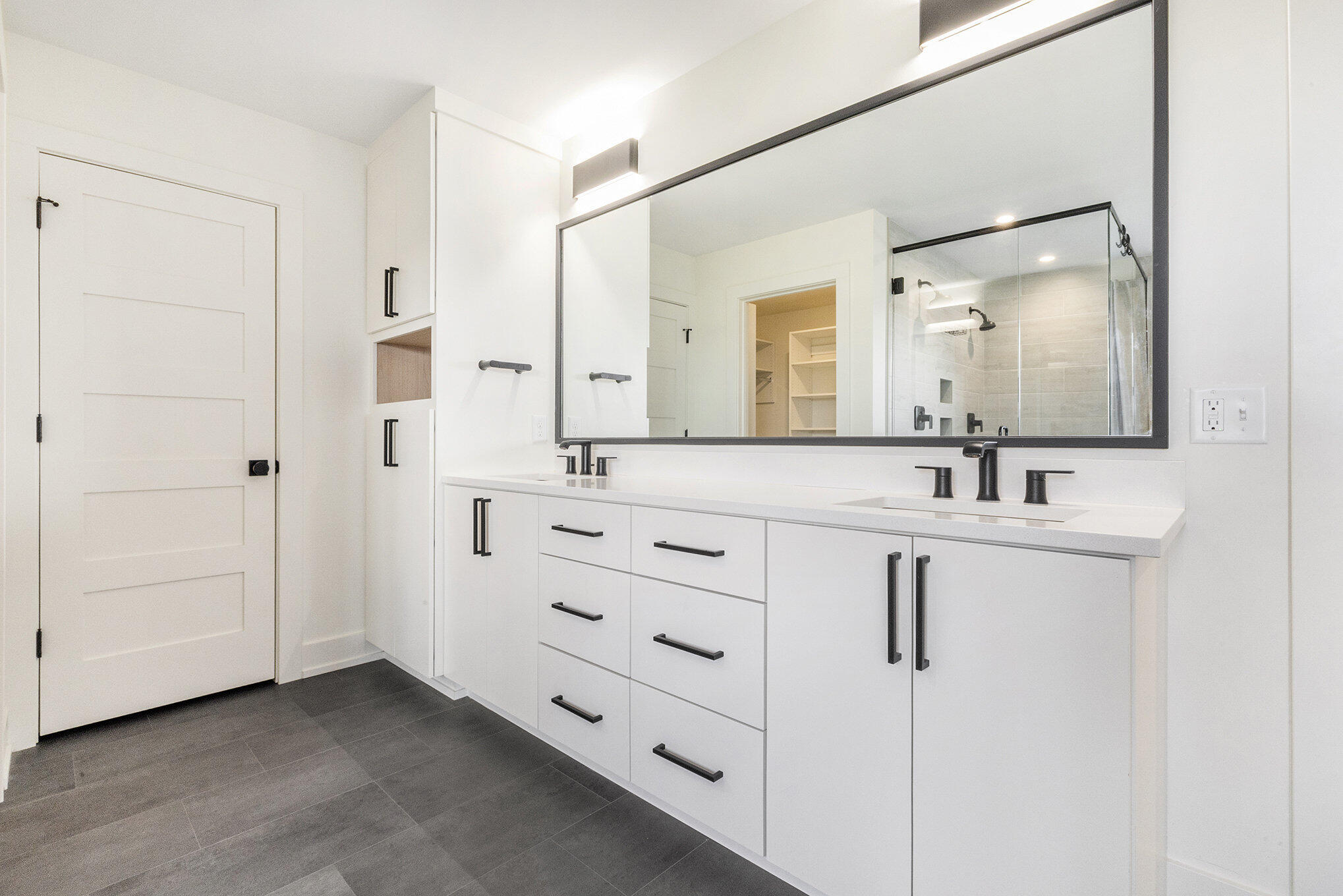 Allendale, Michigan, 49401, United States, 5 Bedrooms Bedrooms, ,4 BathroomsBathrooms,Residential,For Sale,1960697