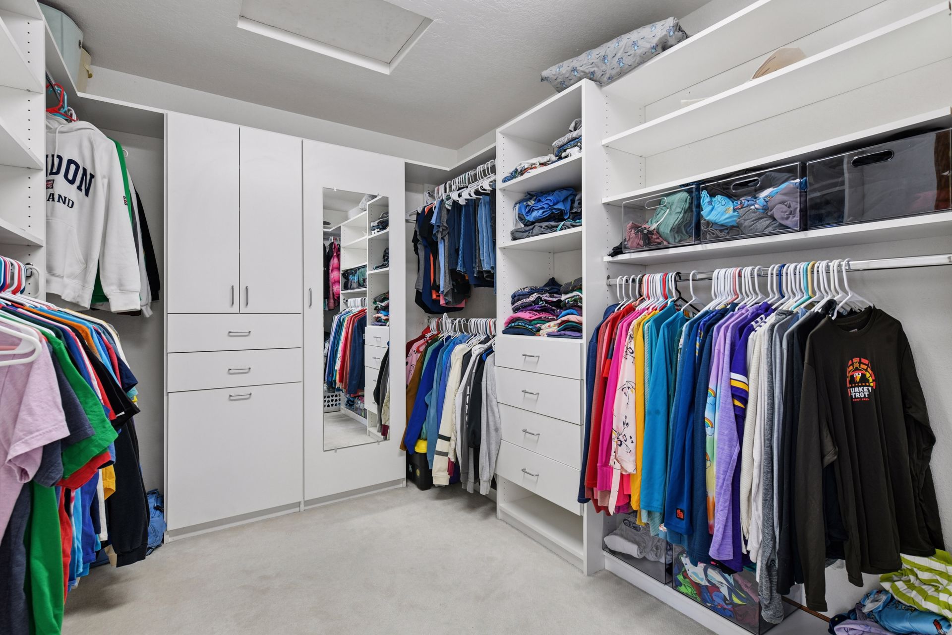  Serene Pondside Living in Edina Spacious Two-Story - 物件實景