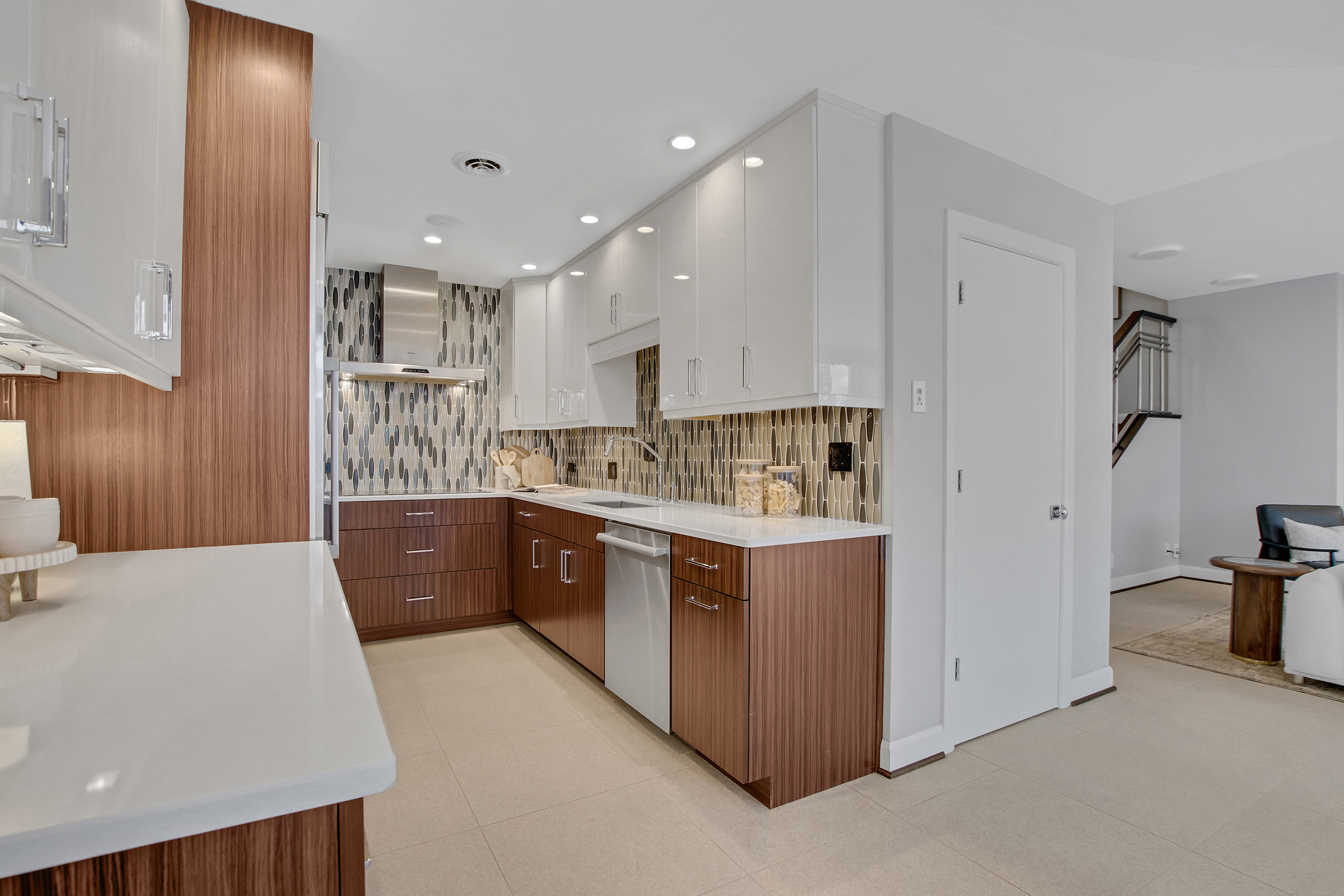  Fully Renovated Two-story Condo in the Iconic Colony House at Colony Square - 物件實景
