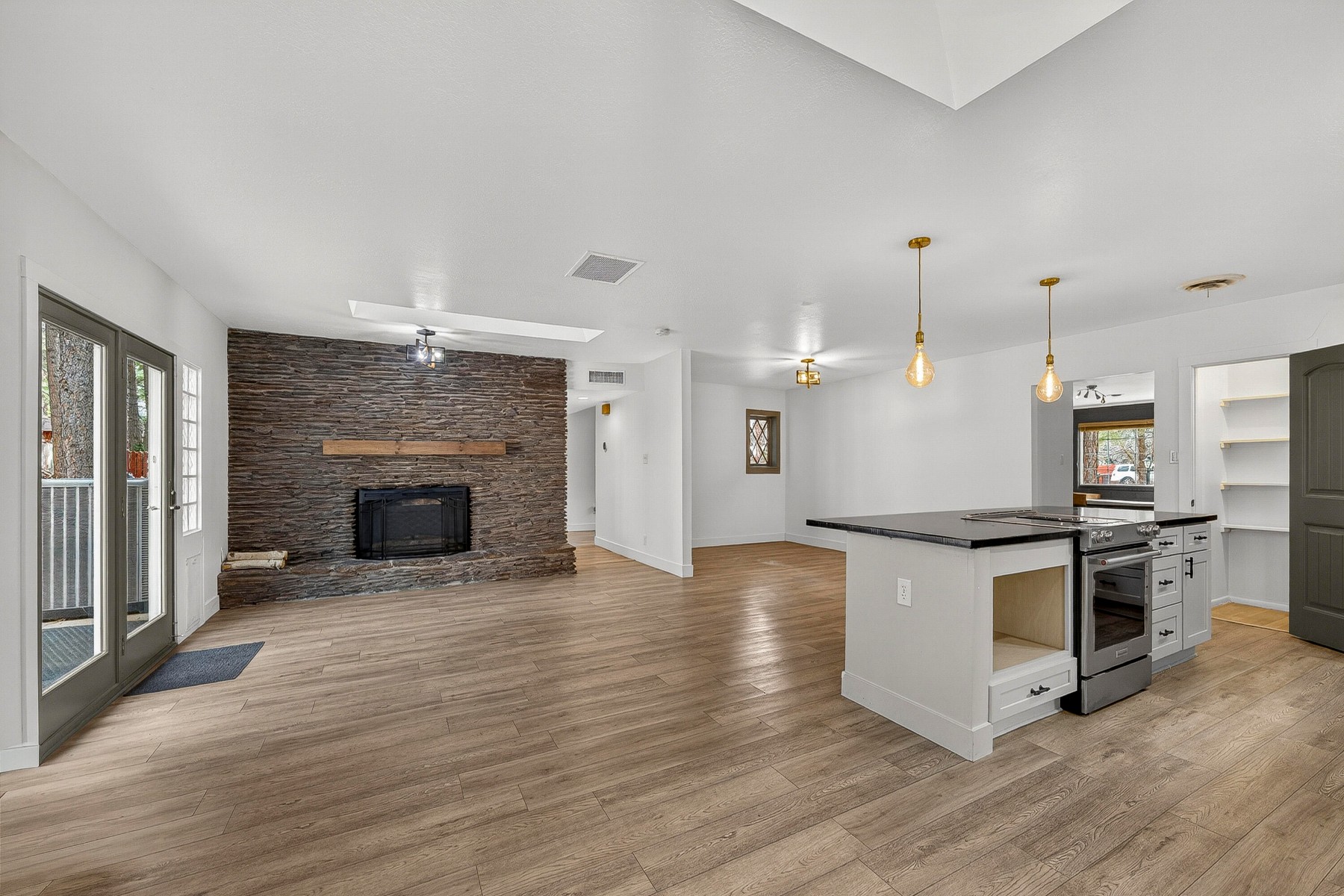  530 N Charles Road ¦Flagstaff, AZ - 物件實景