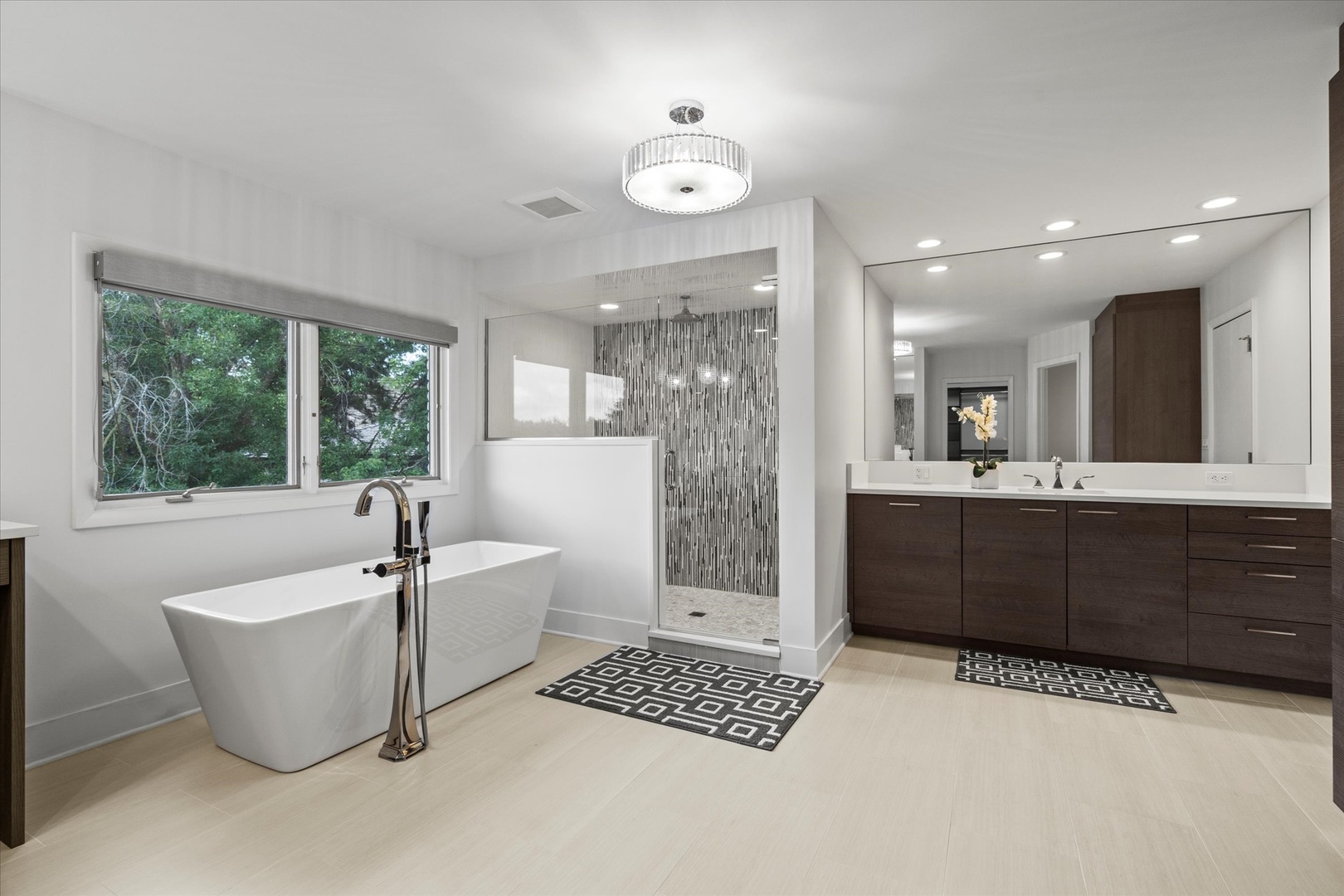 Oak Brook, Illinois, 60523, United States, 5 Bedrooms Bedrooms, ,6 BathroomsBathrooms,Residential,For Sale,1903537