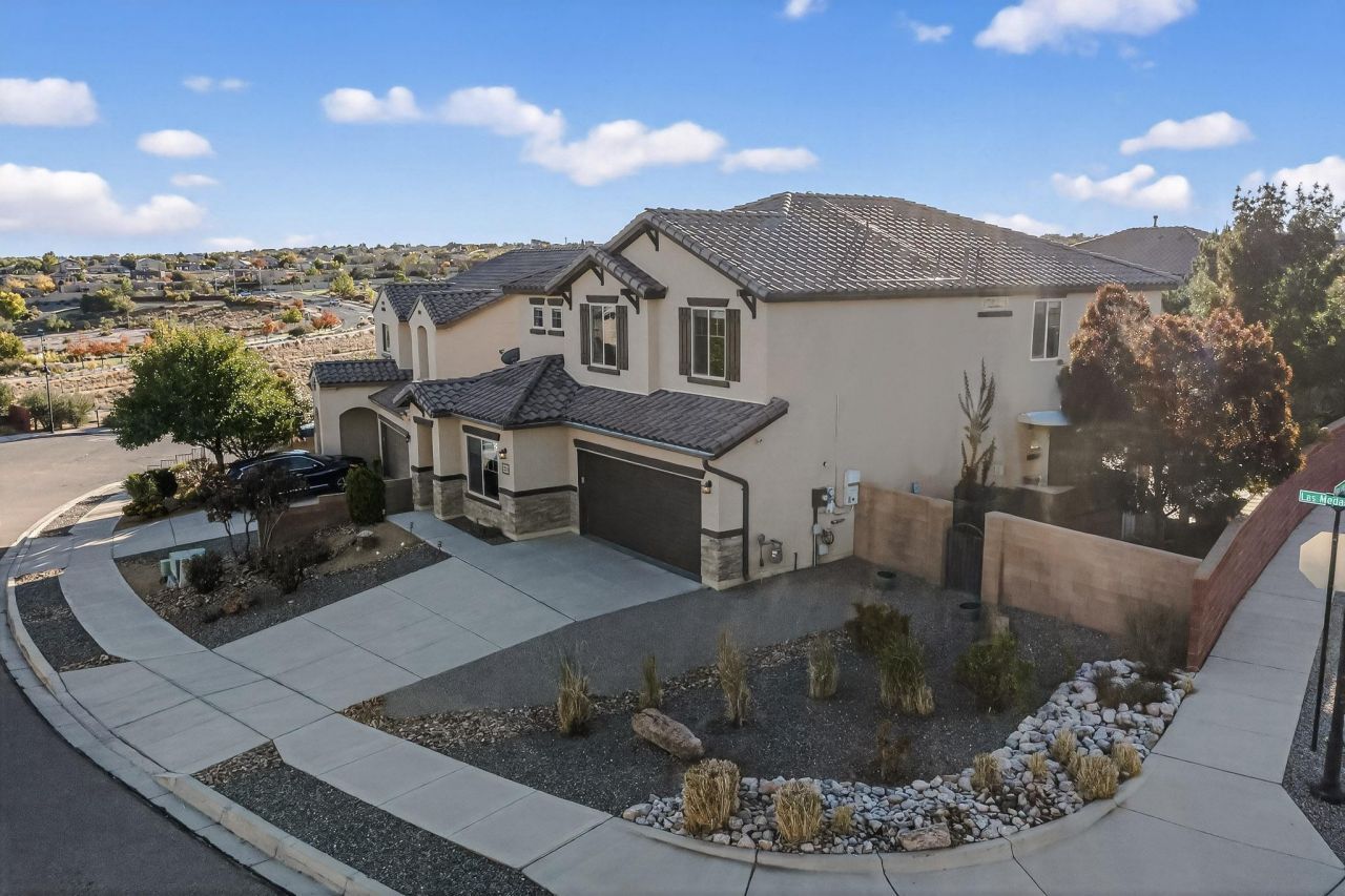 Rio Rancho, New Mexico, 87124, United States, 5 Bedrooms Bedrooms, ,3 BathroomsBathrooms,Residential,For Sale,1991836