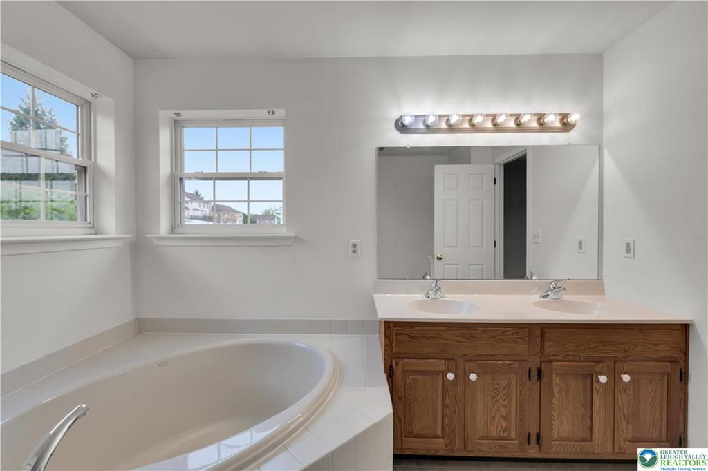 Northampton, Pennsylvania, 18067, United States, 3 Bedrooms Bedrooms, ,3 BathroomsBathrooms,Residential,For Sale,2049020